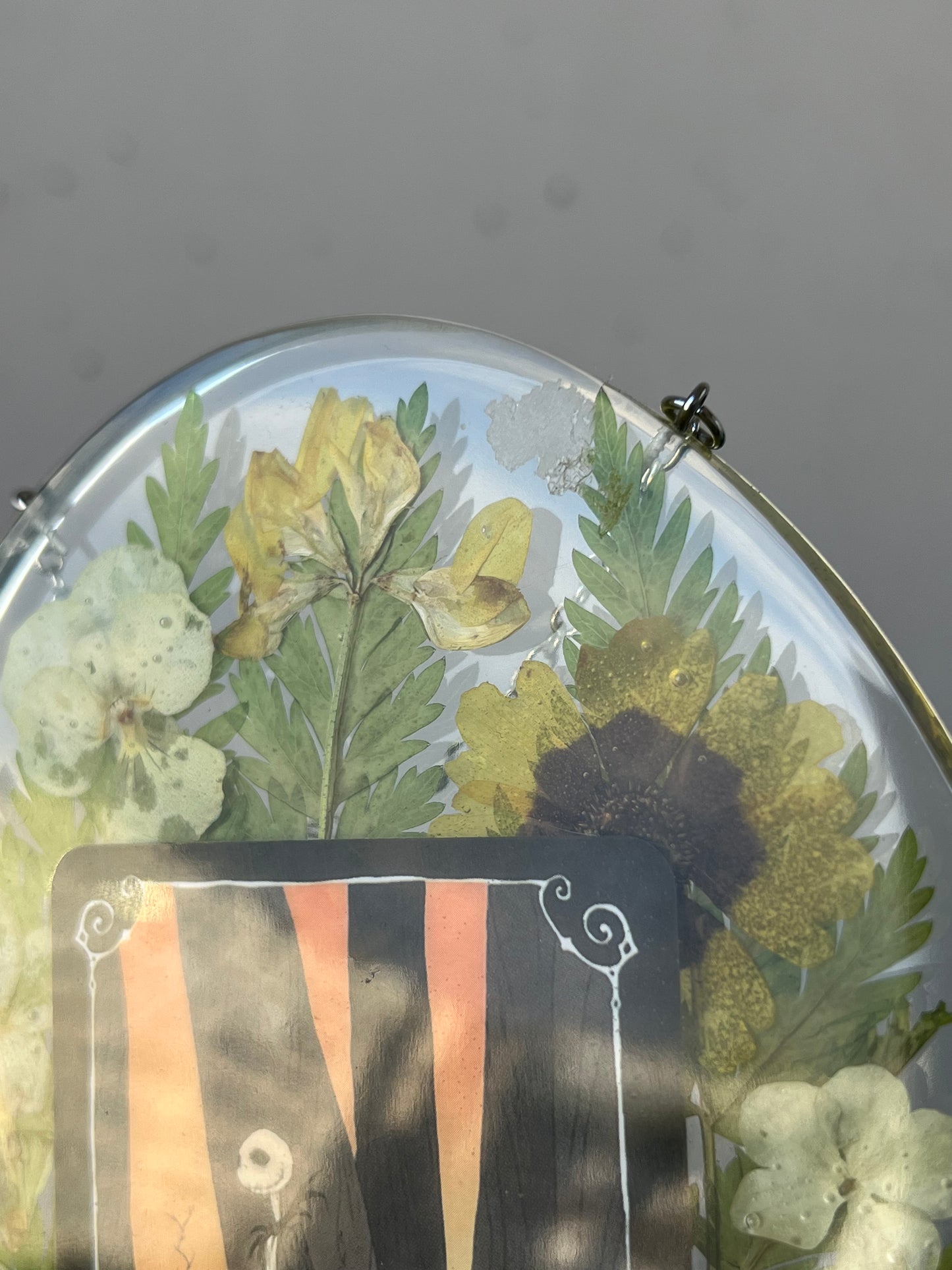 Wandbild mit Tarotkarte, Blumen & Farn