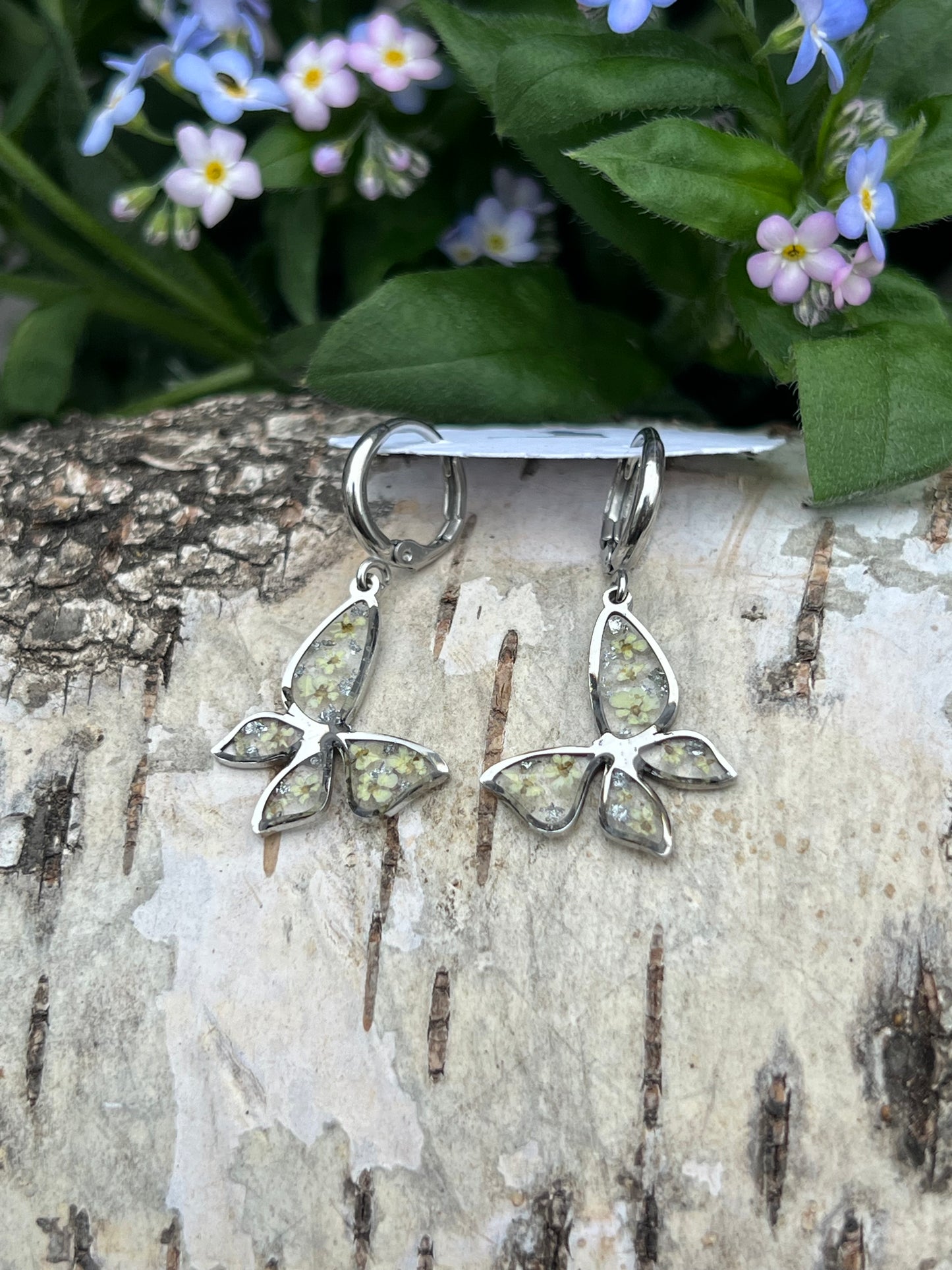 Schmetterlingsohrringe mit Queen Anne Blüten