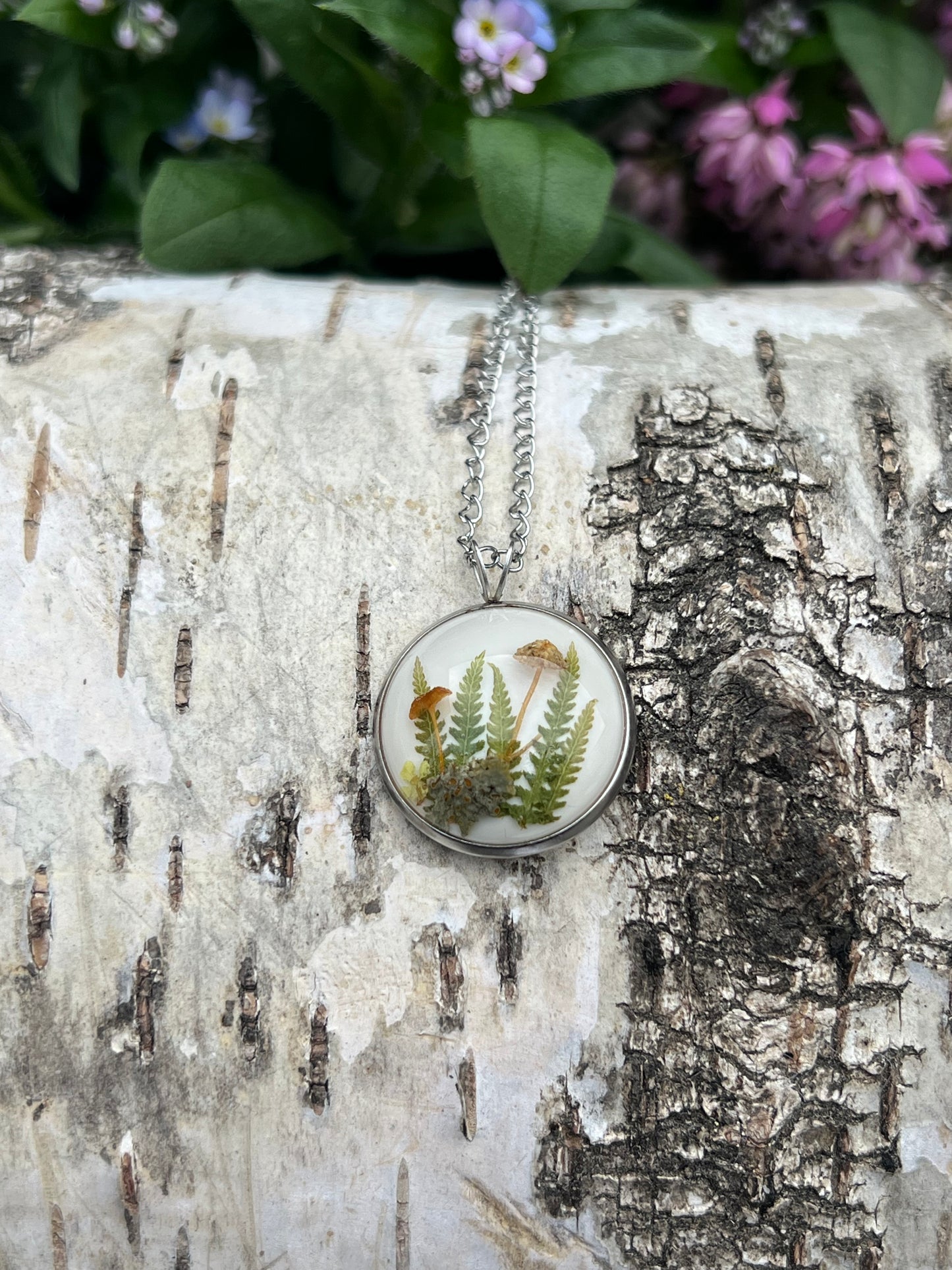 Pilz Halskette mit Blüte, Flechte und Farn Silber