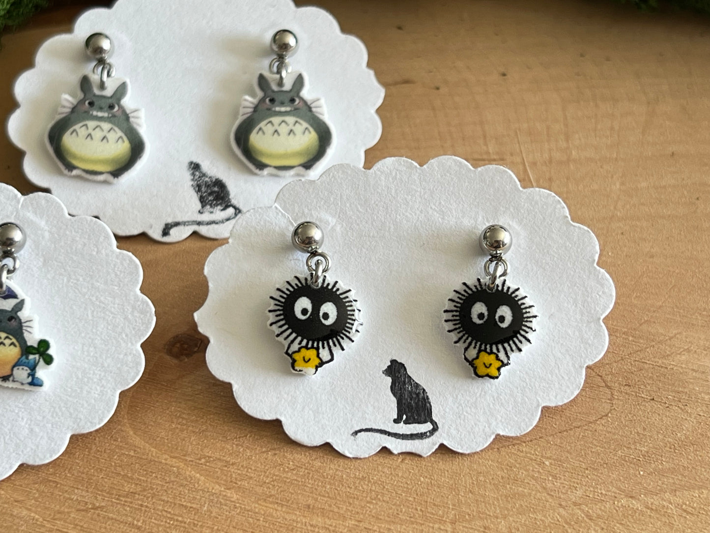 Totoro & Rußmännchen Ohrstecker hängend
