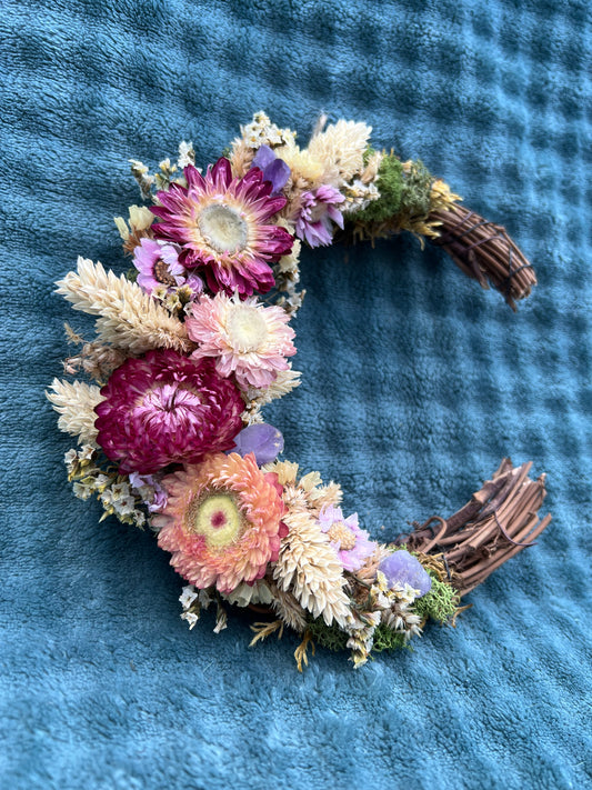 Mondkranz mit Blumen