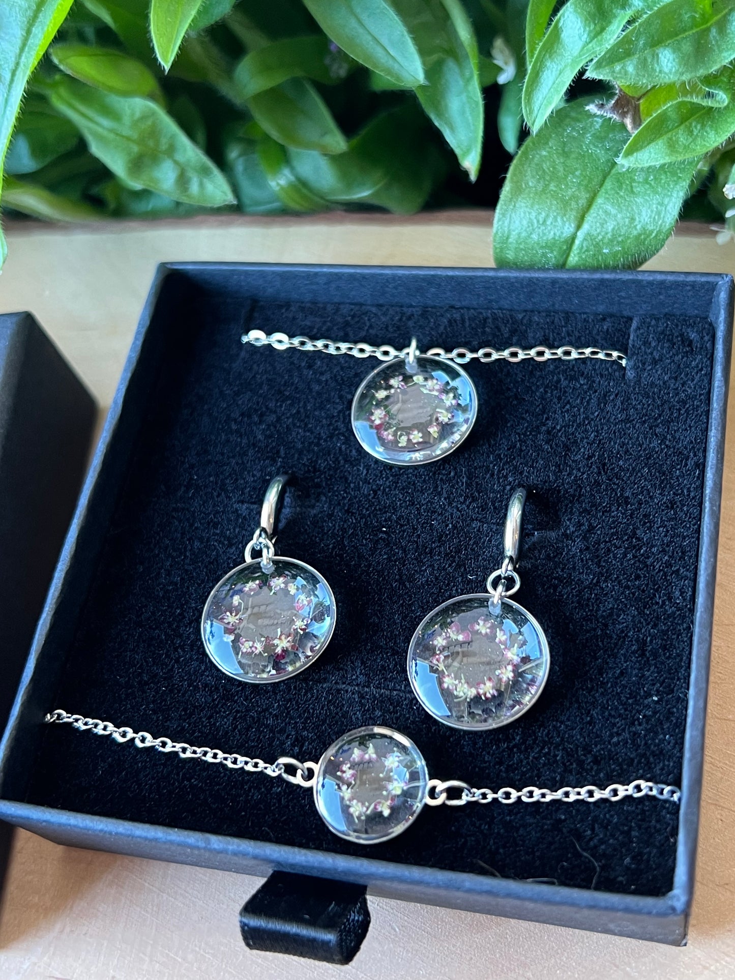 Schmuckset in Schachtel mit Queen Anne rot - Silber