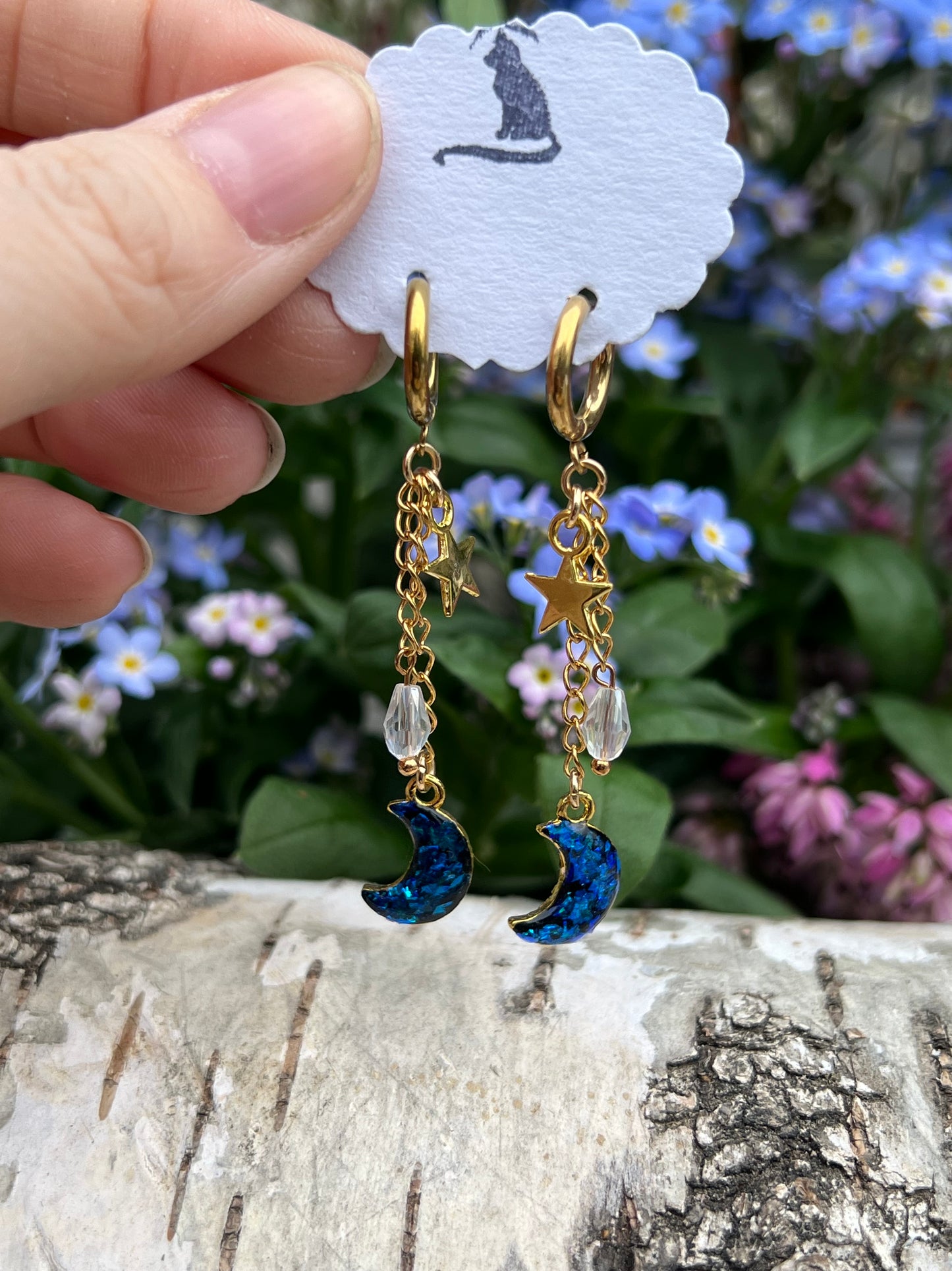 Mond Ohrringe mit Charms & Perlen Gold