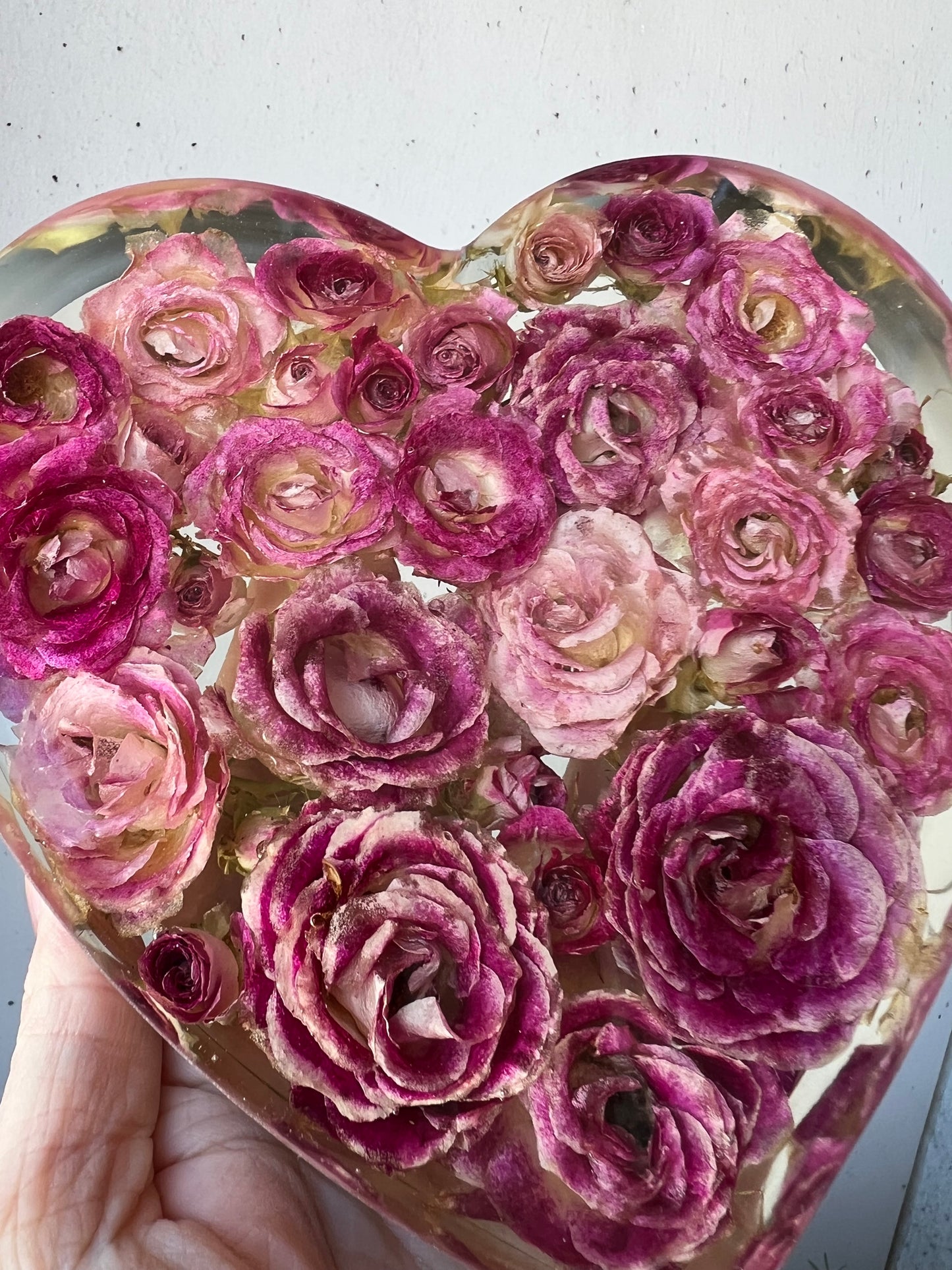 Großes Herz mit Rosen