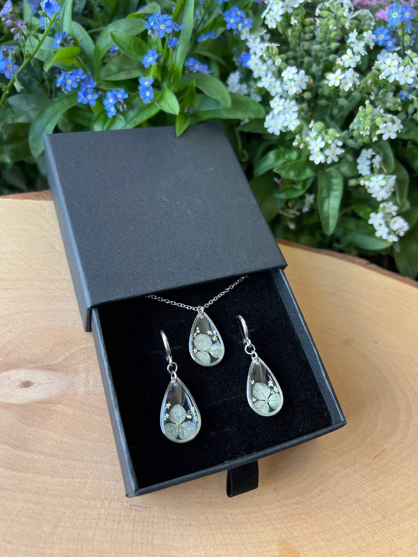 Schmuckset in Schachtel mit Hortensie und Queen Anne Blüten - Silber