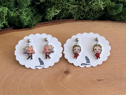 Harley Quinn & Joker Charakter Ohrstecker hängend