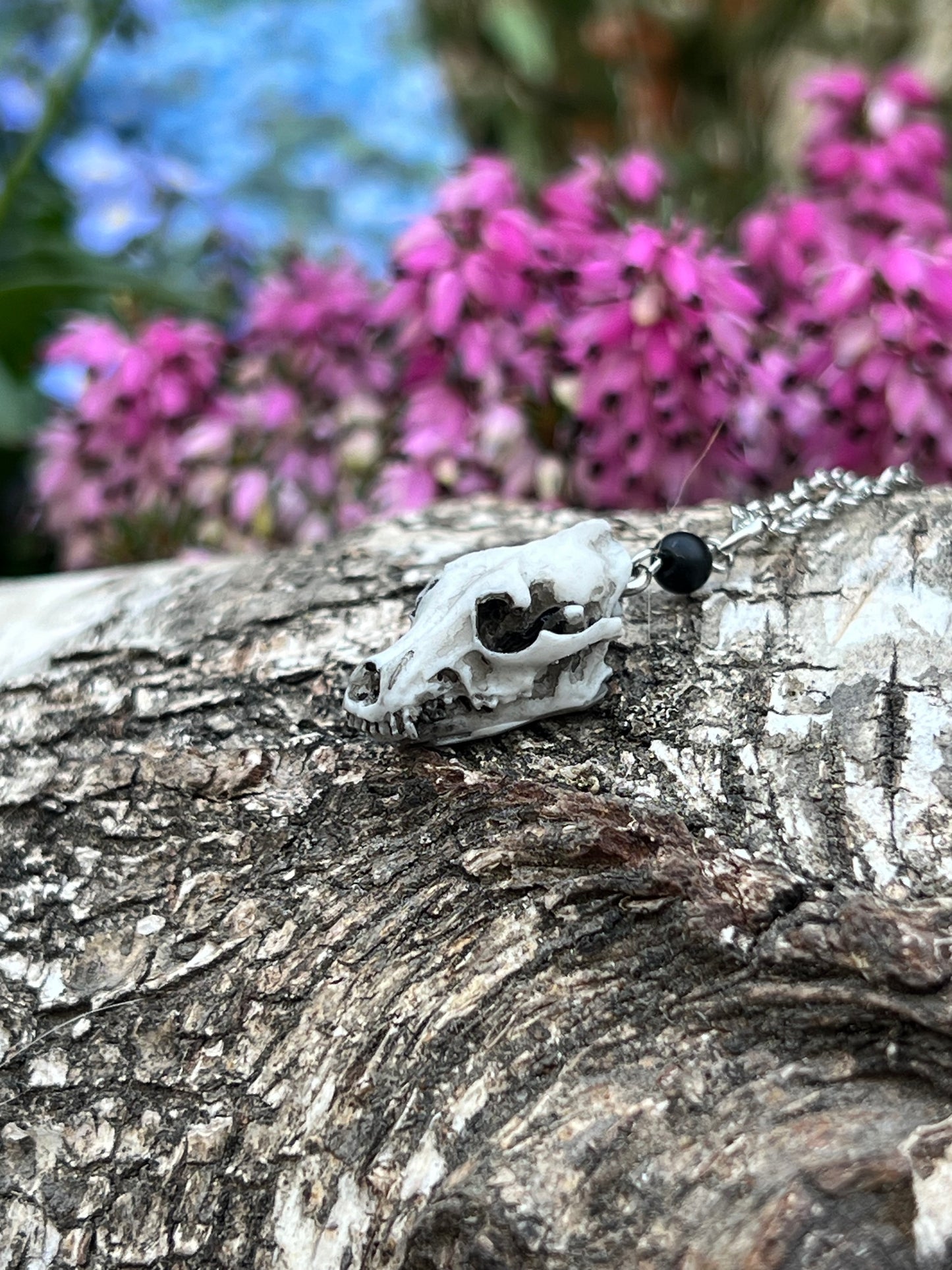 Wolfschädel Halskette mit Keramikperle Silber