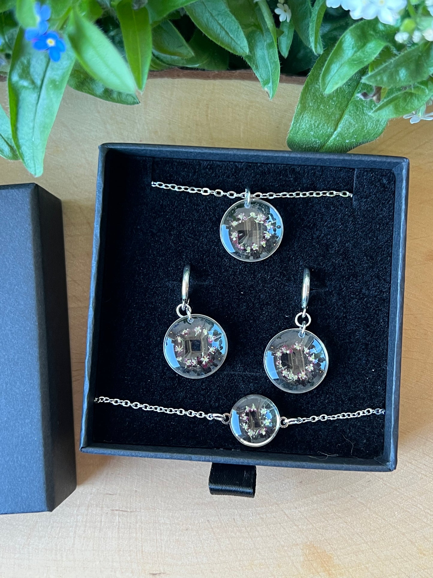 Schmuckset in Schachtel mit Queen Anne rot - Silber