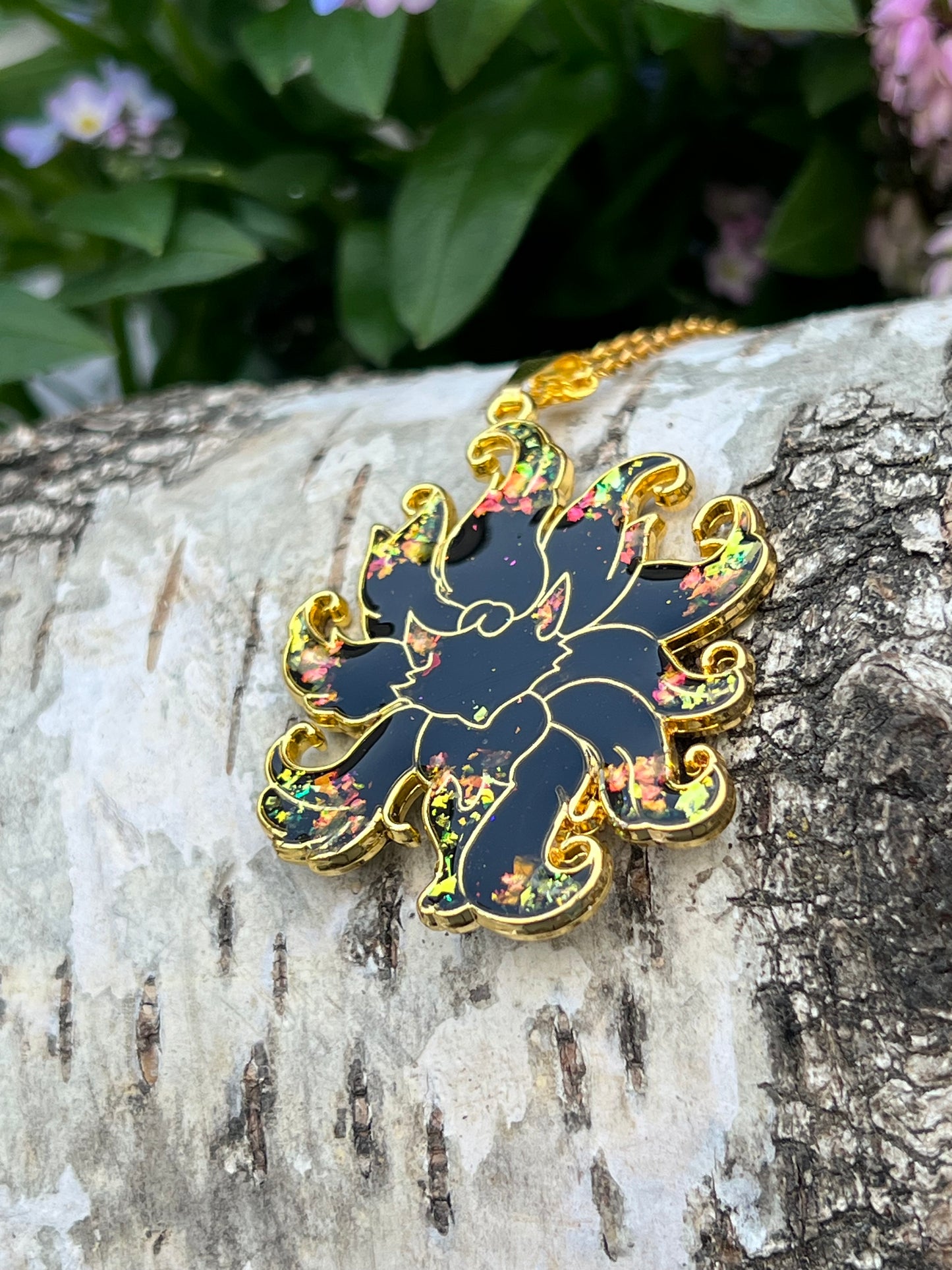 Neunschwänziger Fuchs Halskette in schwarz/rot/gold Glitzernd Gold
