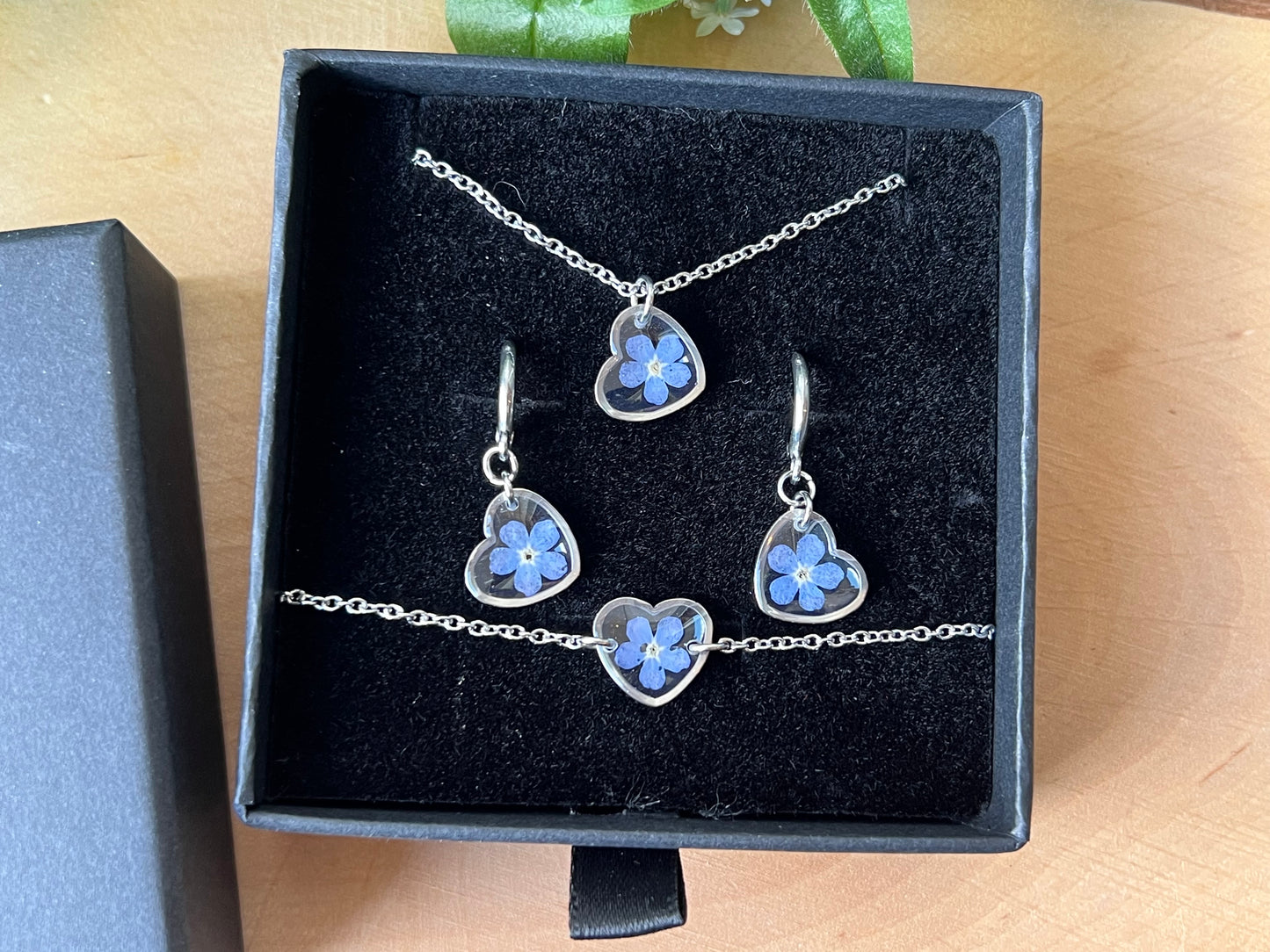 Schmuckset in Schachtel mit Vergissmeinnicht Herzen - Silber