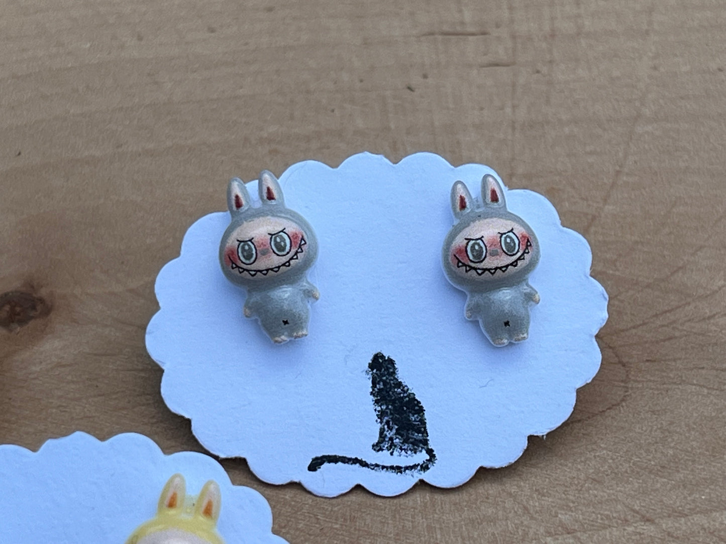Labubu Ohrstecker