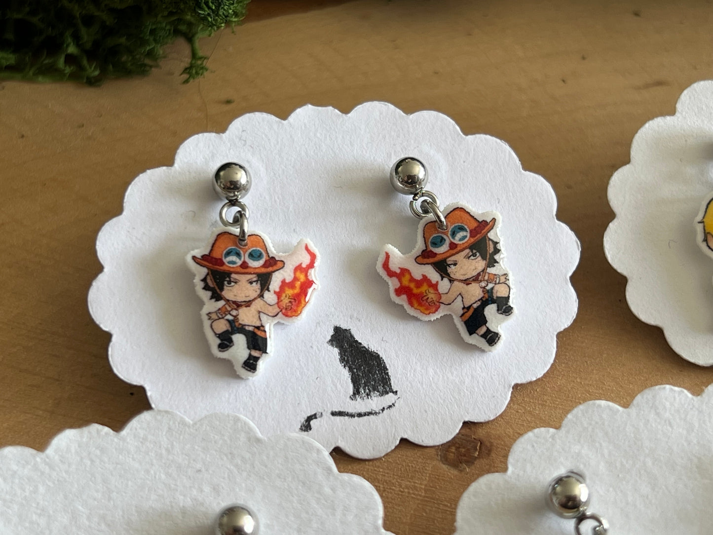 One Piece Charakter Ohrstecker hängend