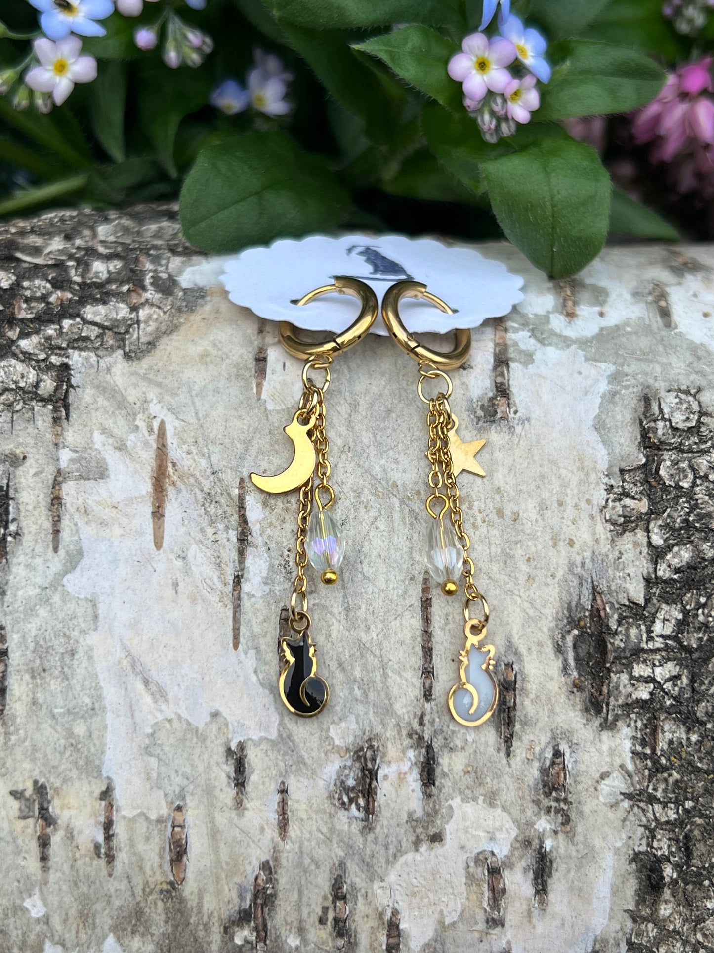 Luna & Artemis Katzen Ohrringe mit Charms & Perlen Gold