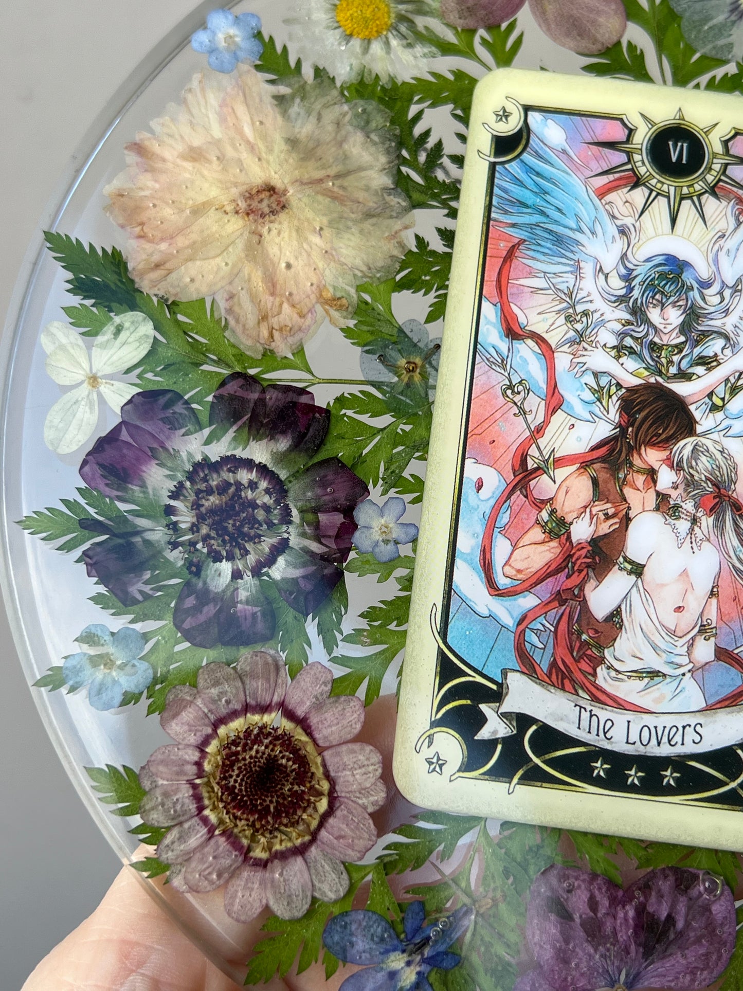 Wandbild Tarotkarte "The Lovers" mit Blumen & Farn