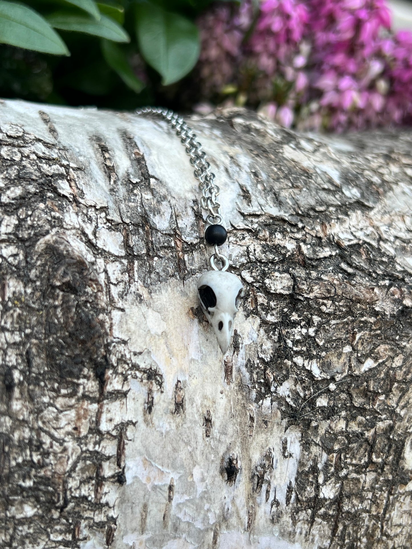 Mini Vogelschädel Halskette mit Keramikperle Silber