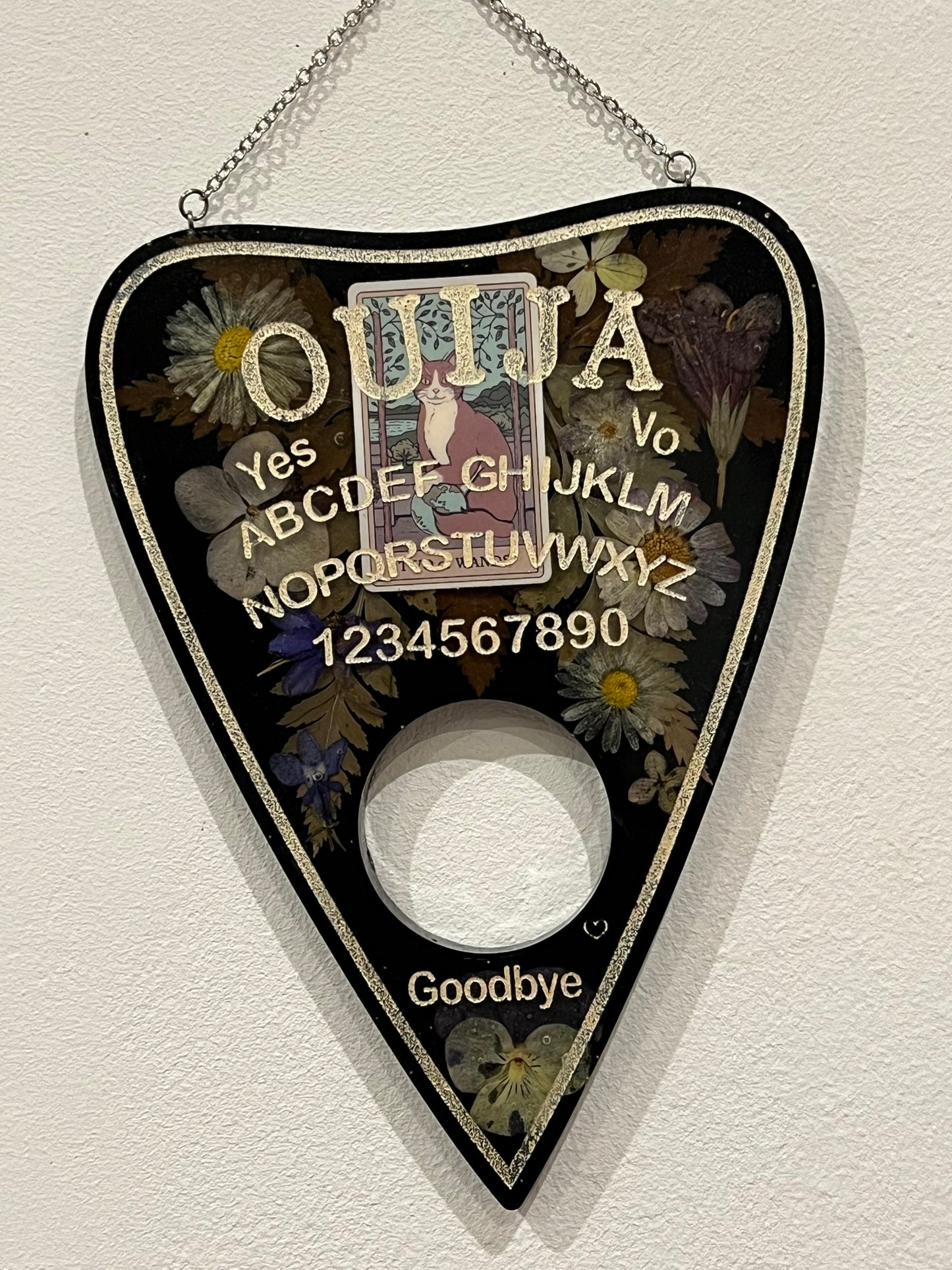 Große Quija Planchette mit echten Blumen und Katzentarotkarte
