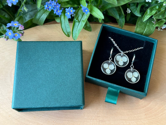 Schmuckset in Schachtel mit Hortensienblüten - Silber