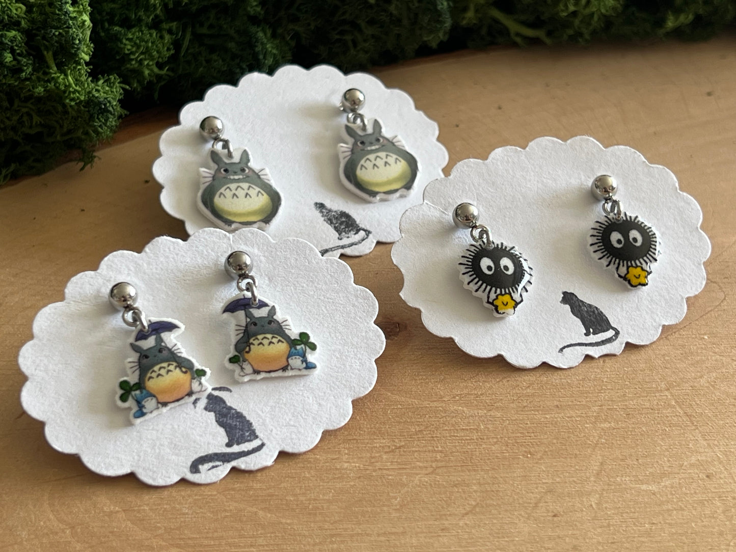 Totoro & Rußmännchen Ohrstecker hängend