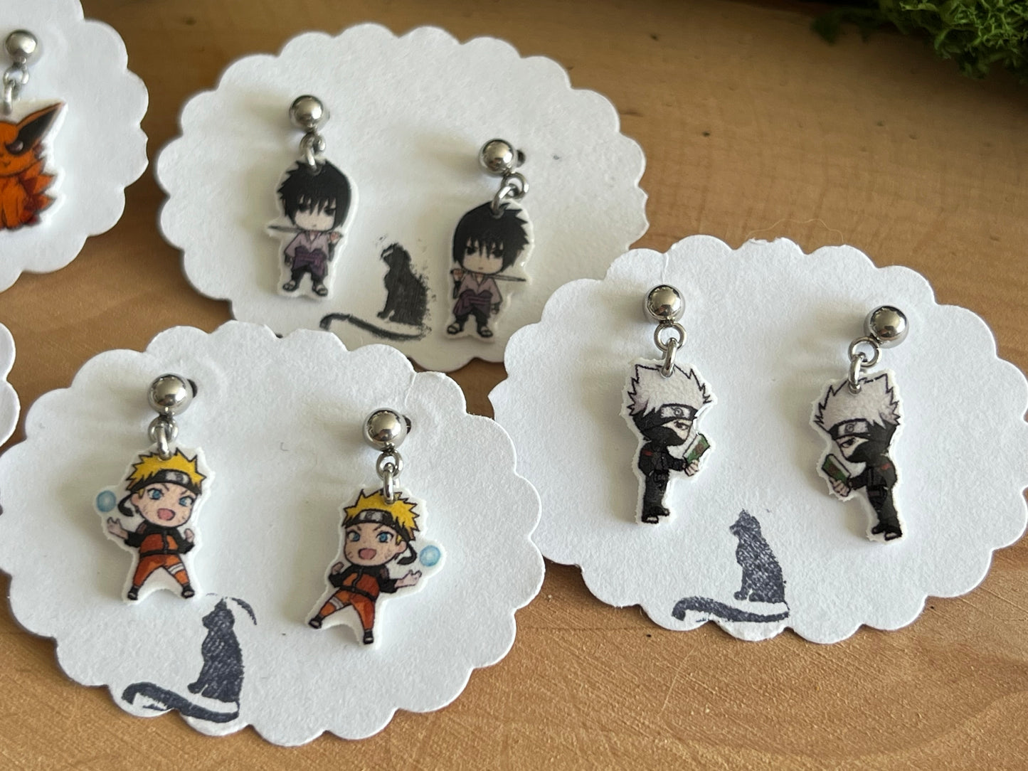 Naruto Charaker Ohrstecker hängend