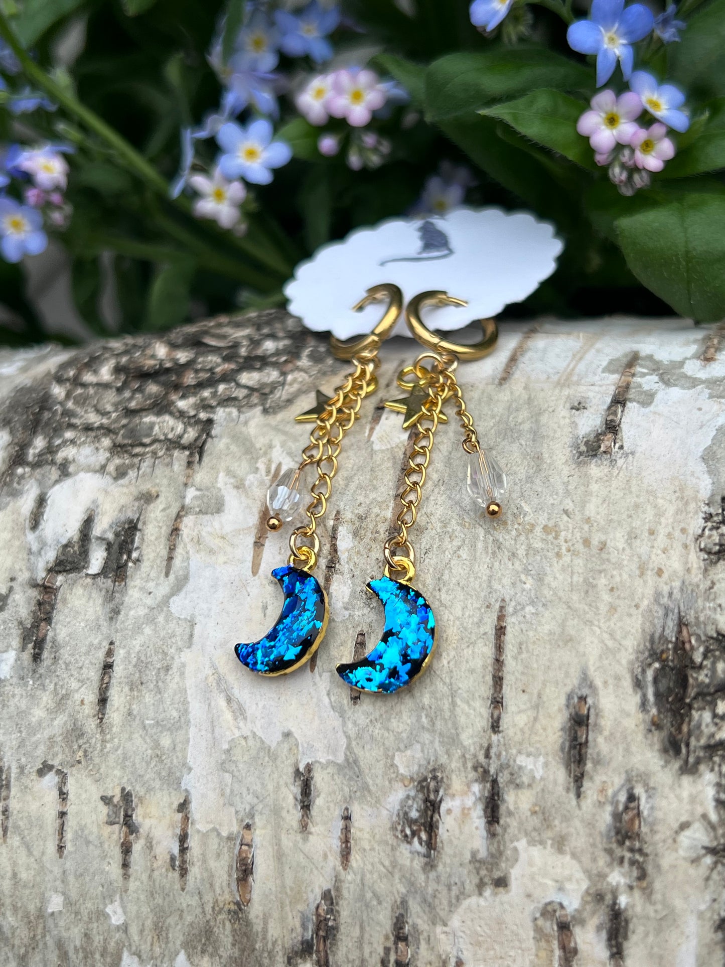 Mond Ohrringe mit Charms & Perlen Gold