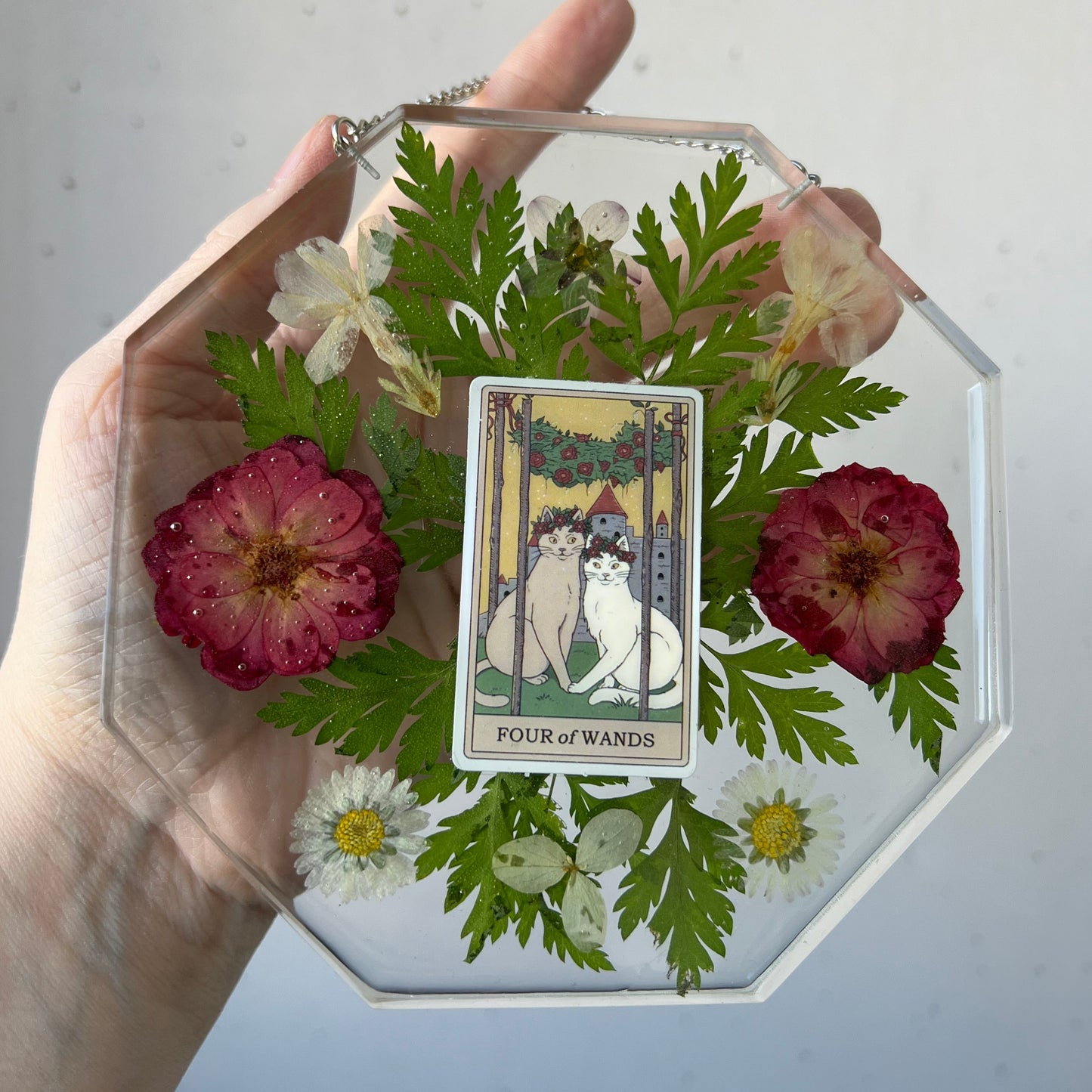 Wandbild mit Katzentarotkarte, Blumen & Farn