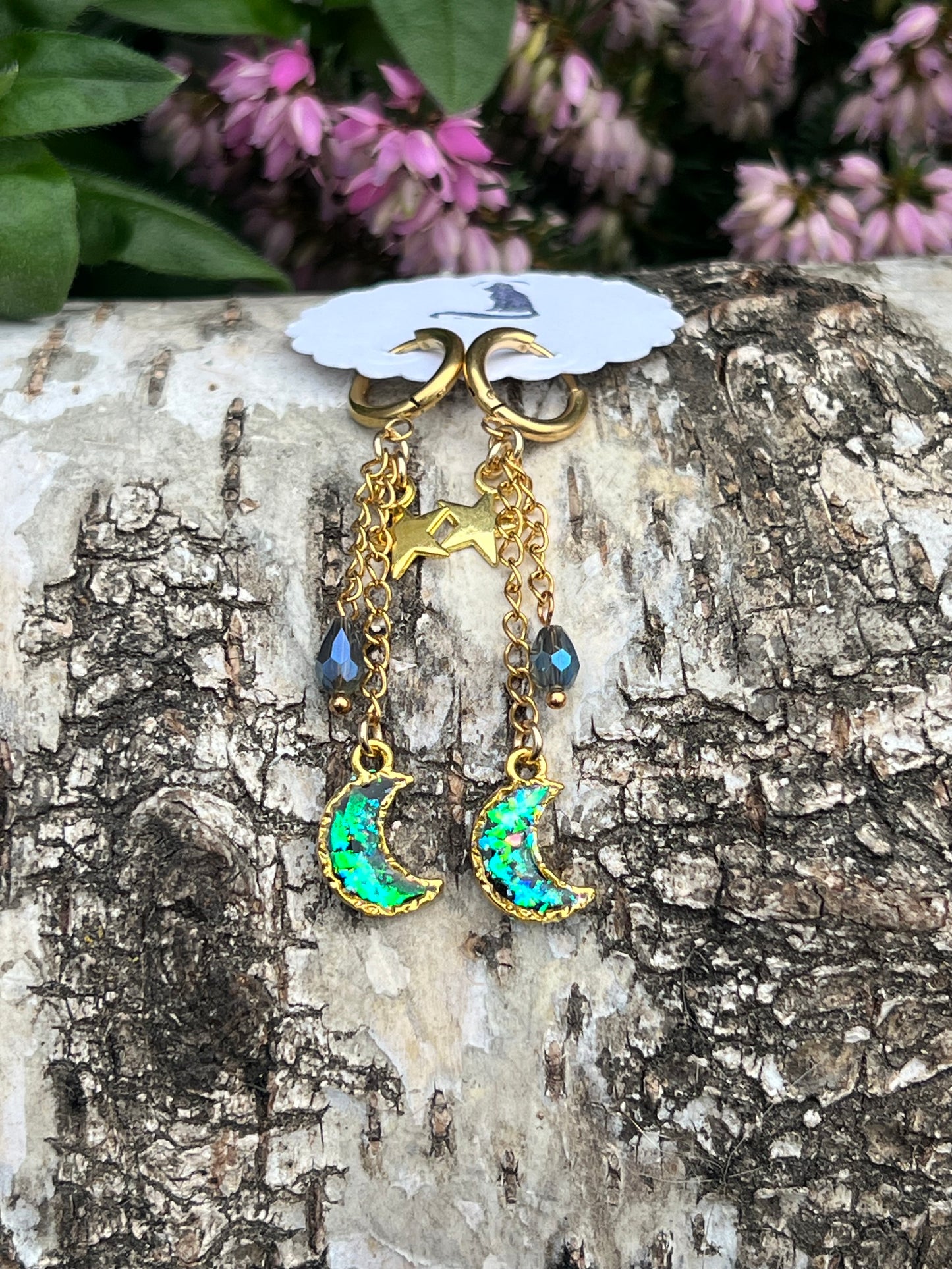 Mond Ohrringe mit Charms & Perlen Gold