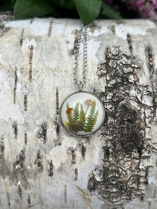 Pilz Halskette mit Blüte, Flechte und Farn Silber