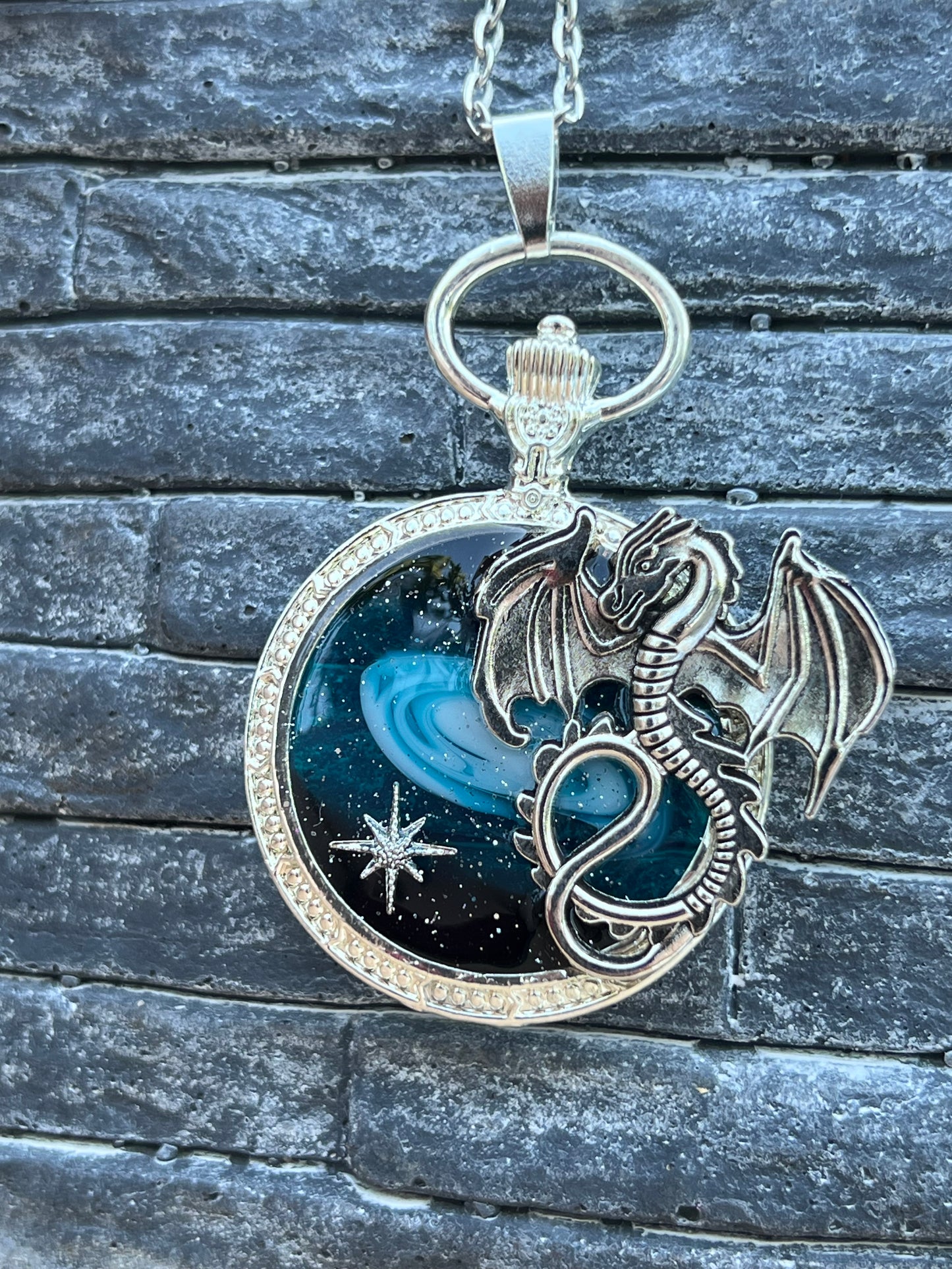 Galaxie Halskette mit Drache Silber