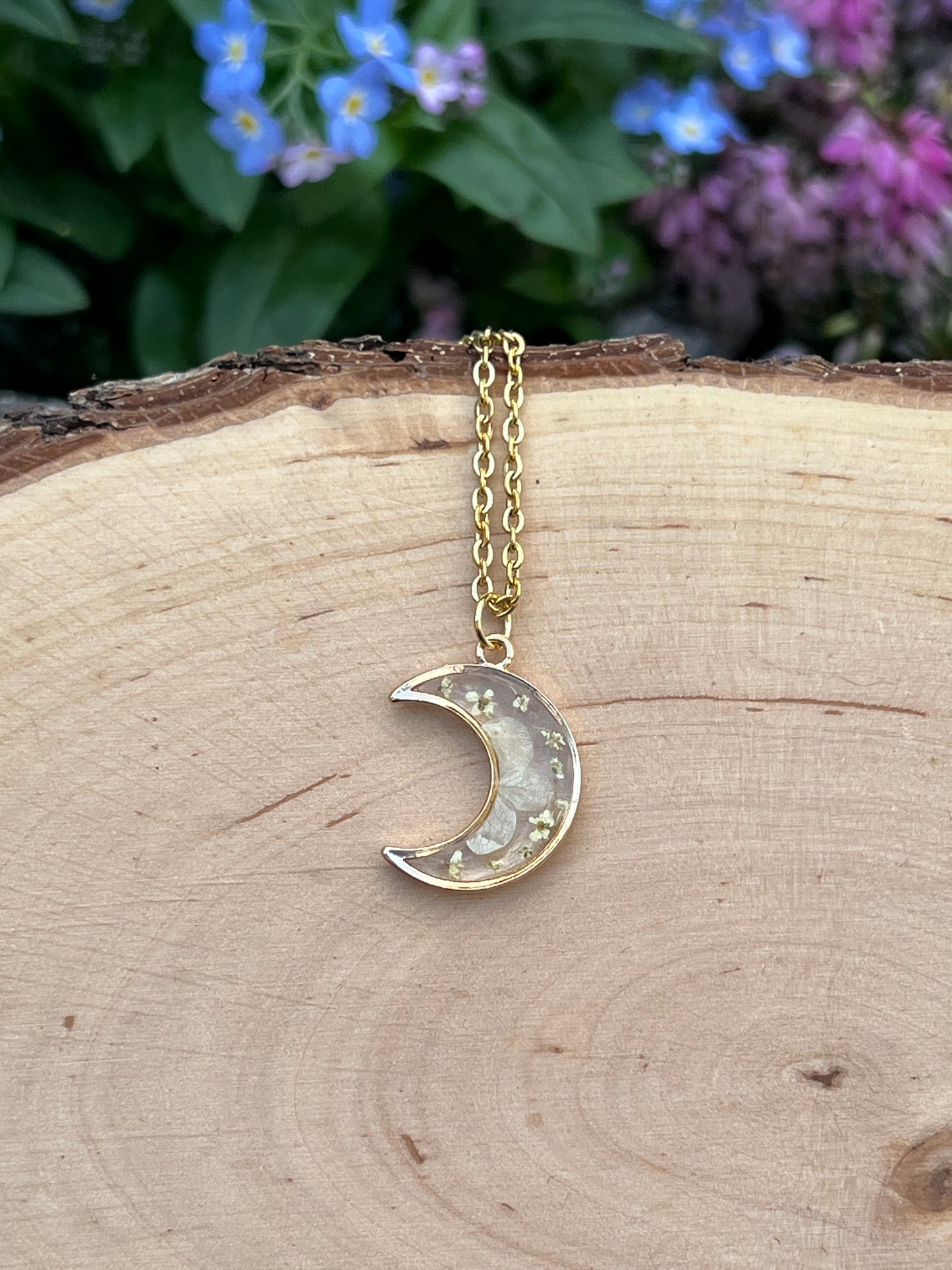 Mond Halskette mit Schneeballblüte und Wilder Möhre Gold