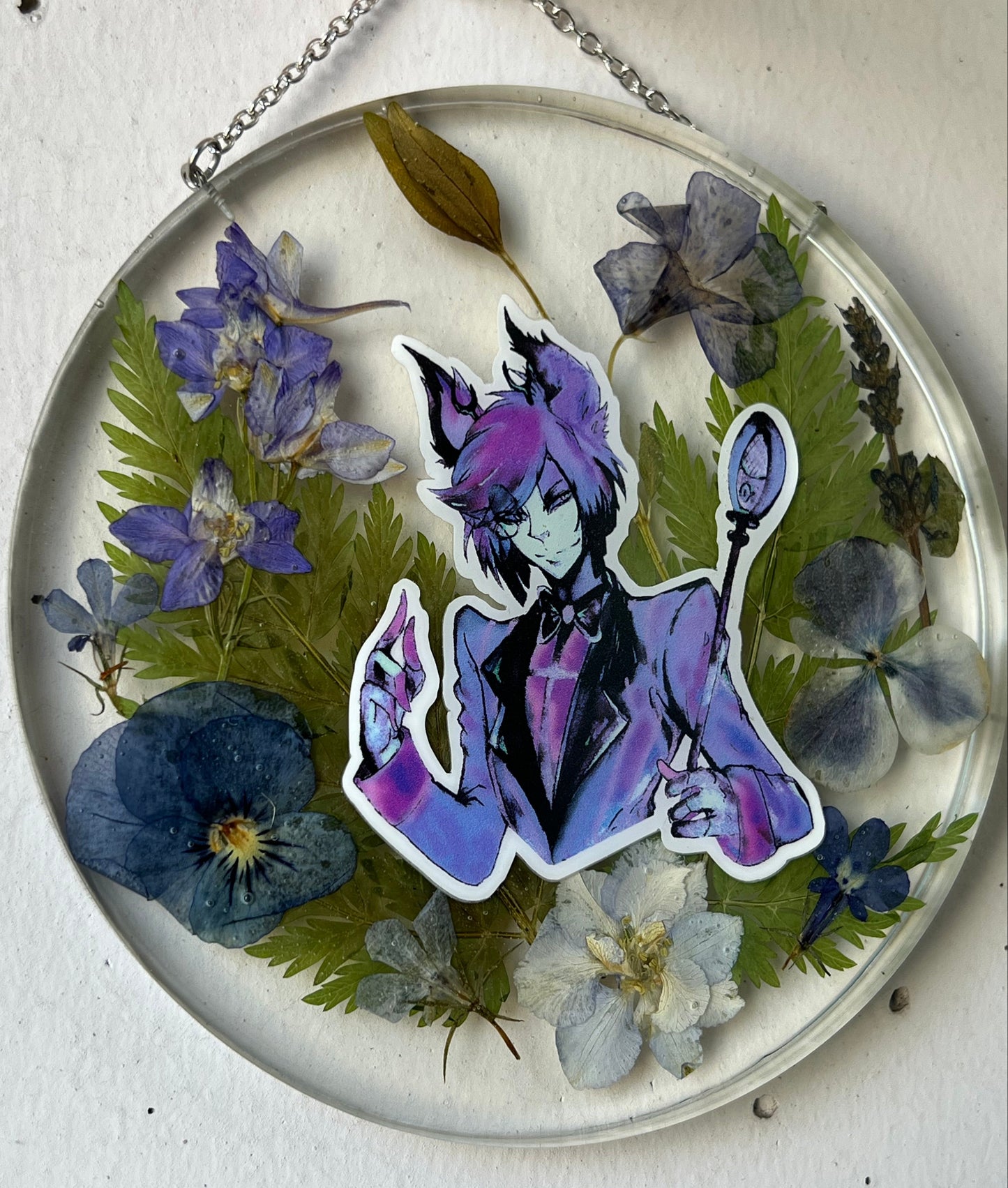 Wandbild mit Alastor Artwork & Blumen