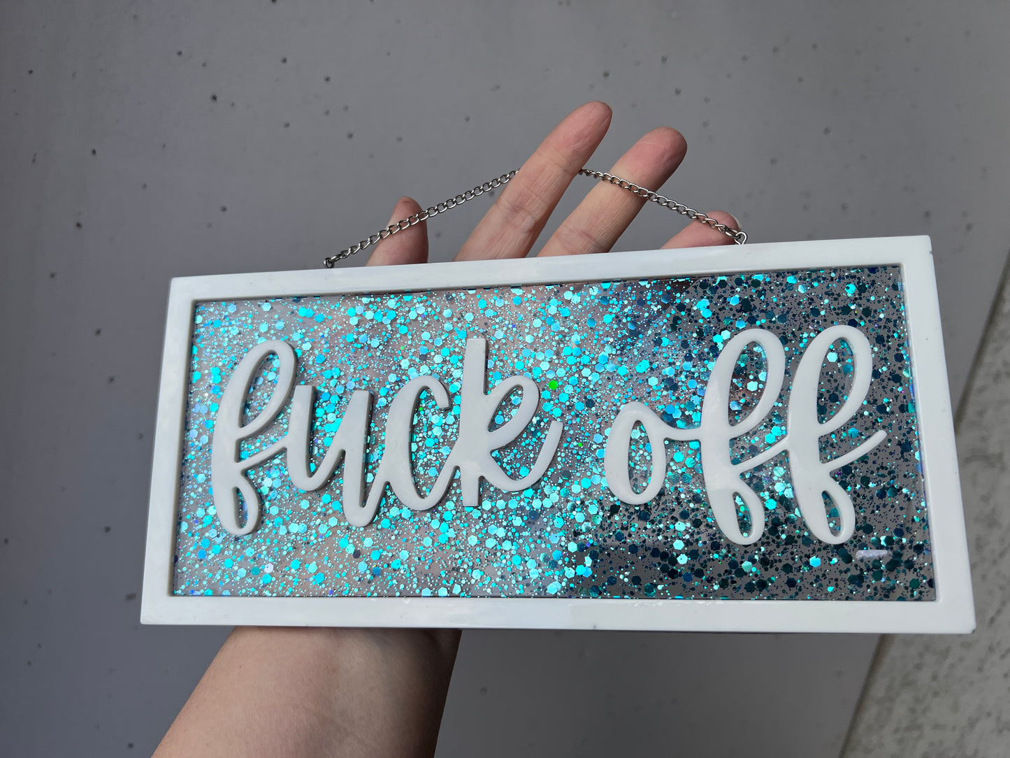 Fuck off Schild mit Glitzer Blau