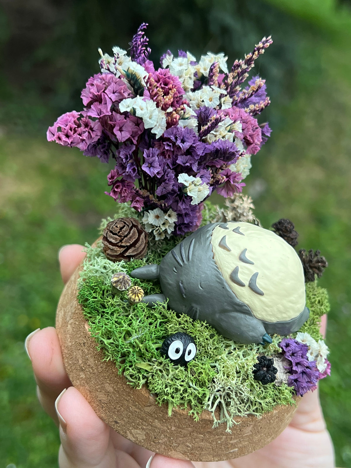Schlafende Totoro Welt mit Russmännchen
