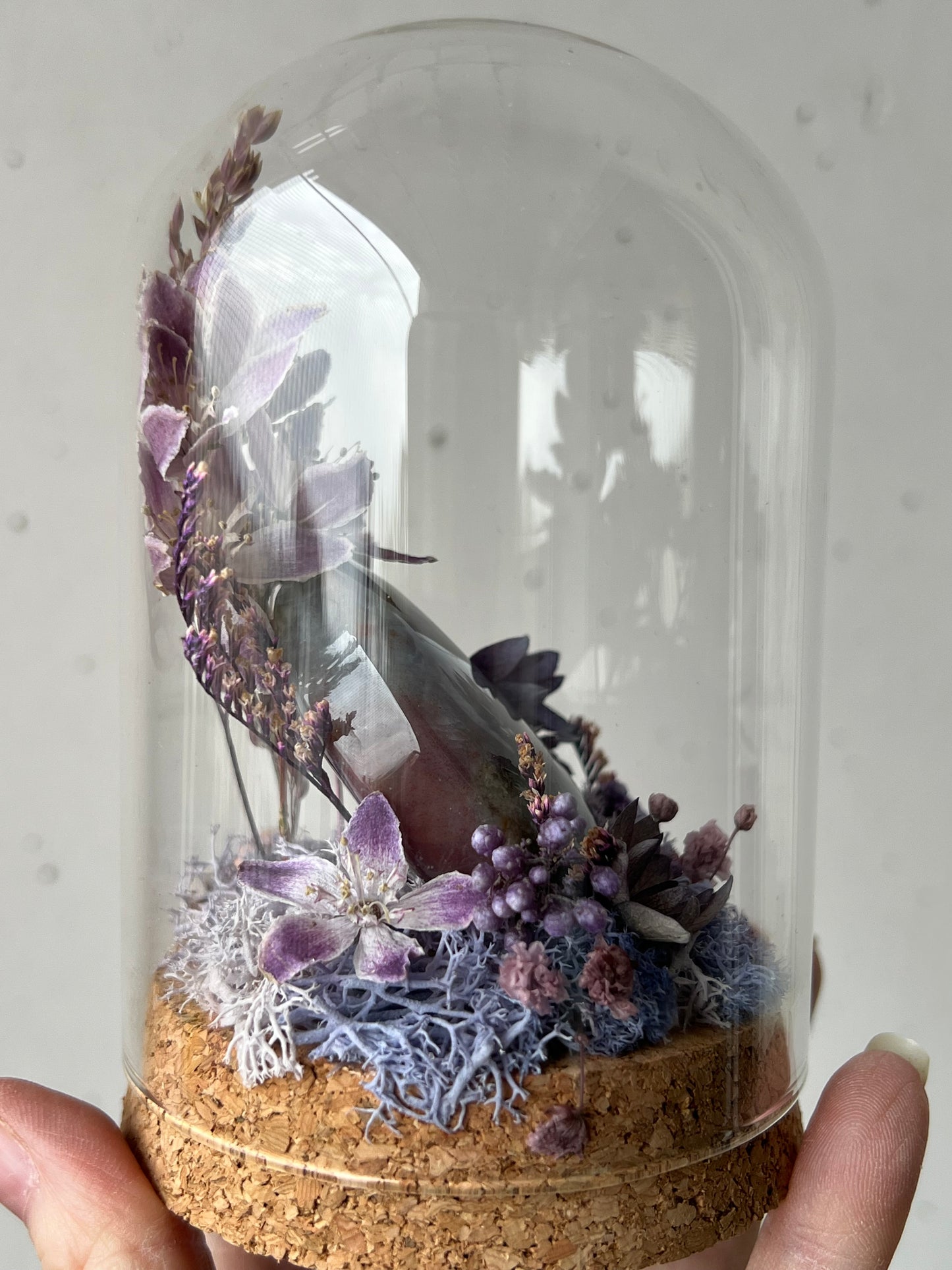 Diorama mit Achatmond und Blumen