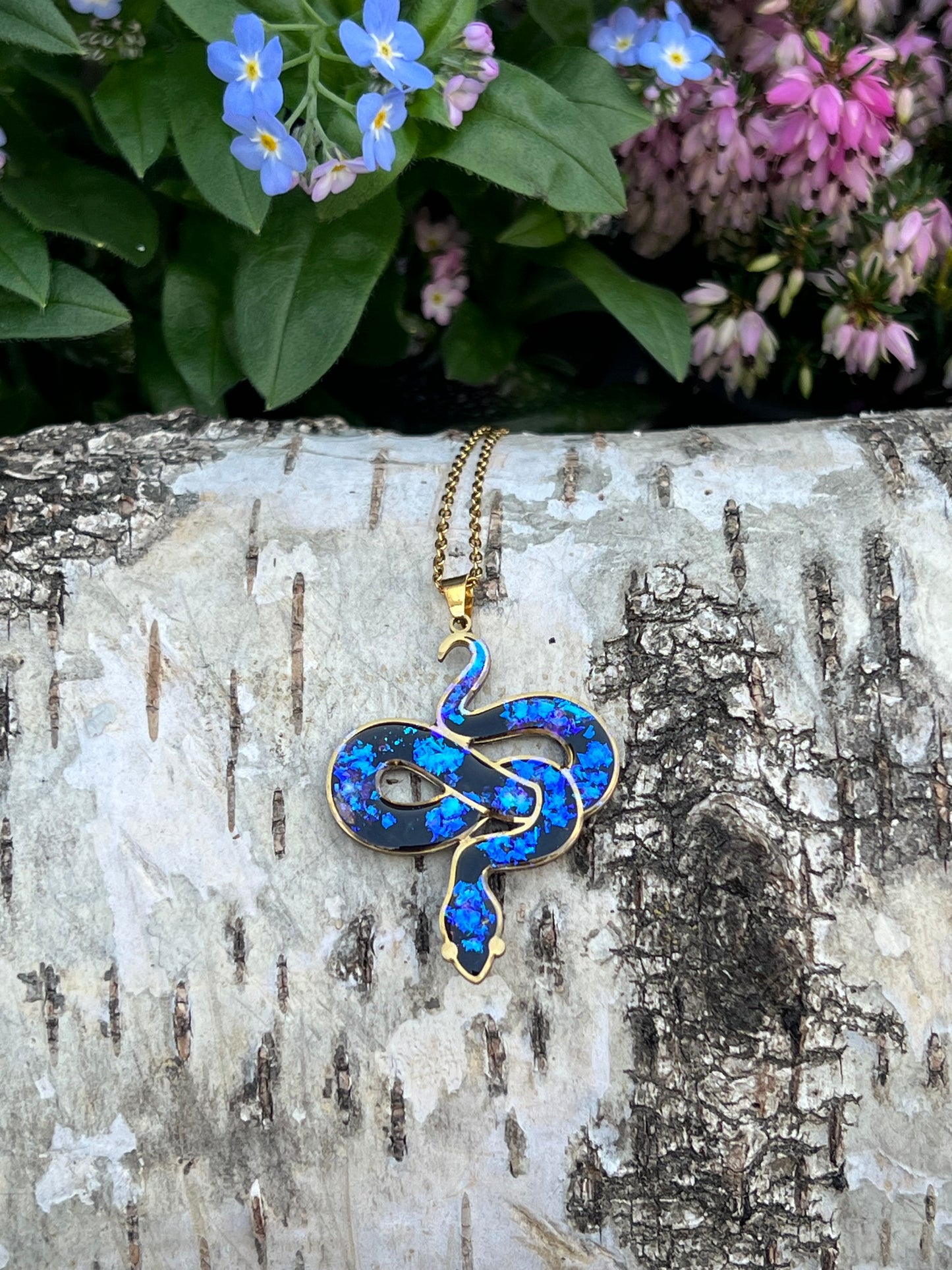 Schlangen Halskette blau/lila schimmerd Gold
