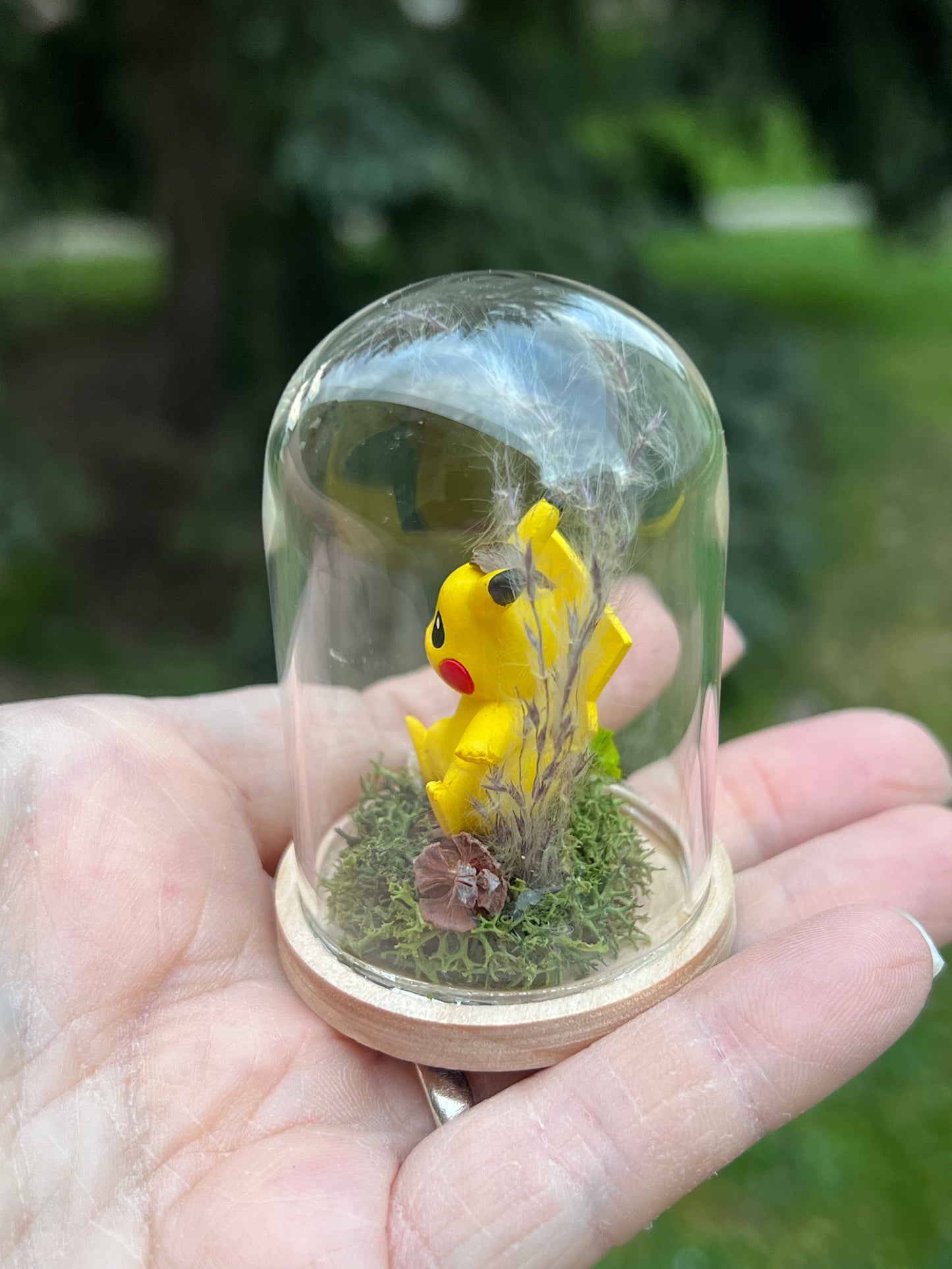 MiniMiniGlas mit Pikachu Figur