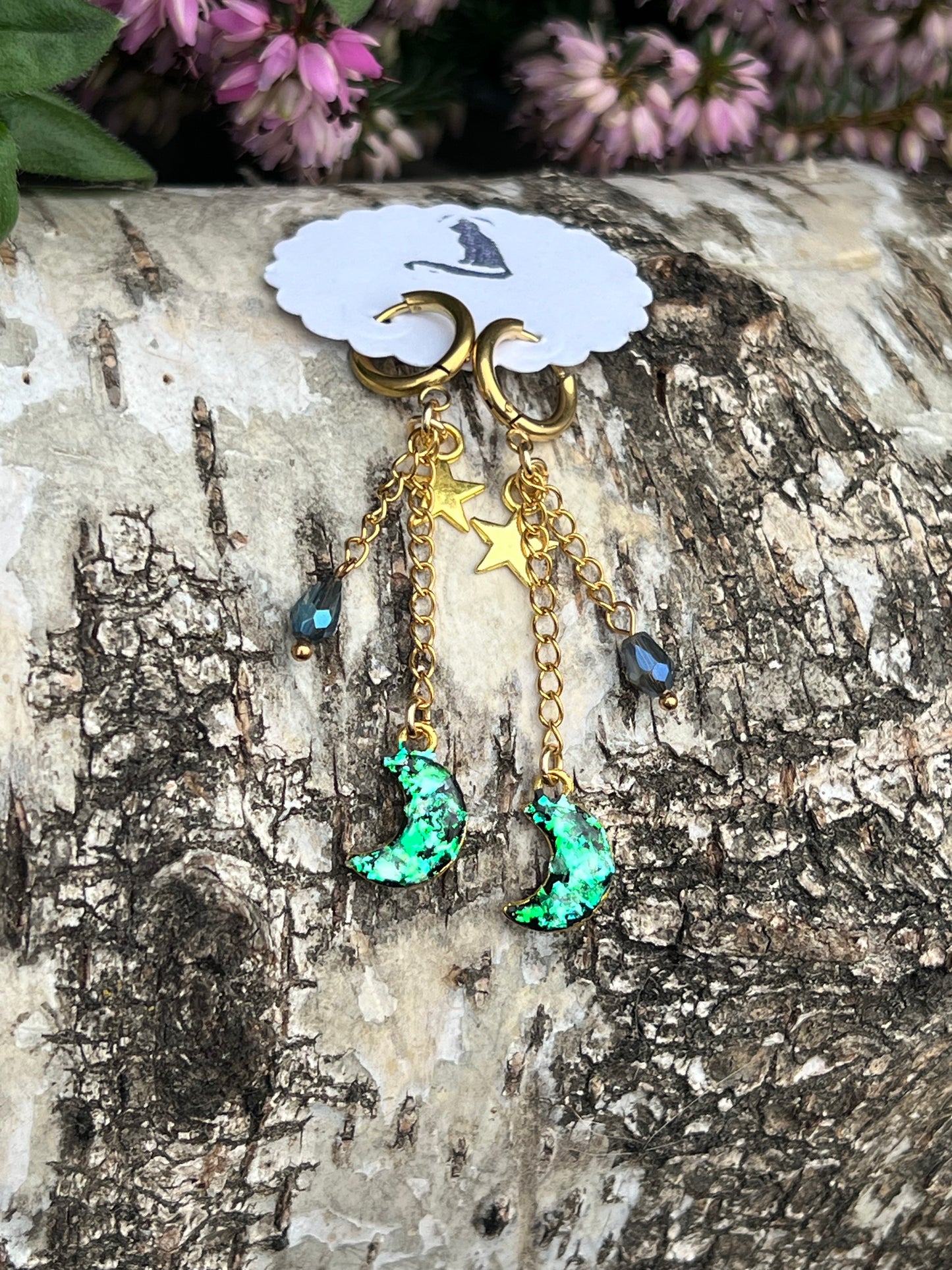 Mond Ohrringe mit Charms & Perlen Gold
