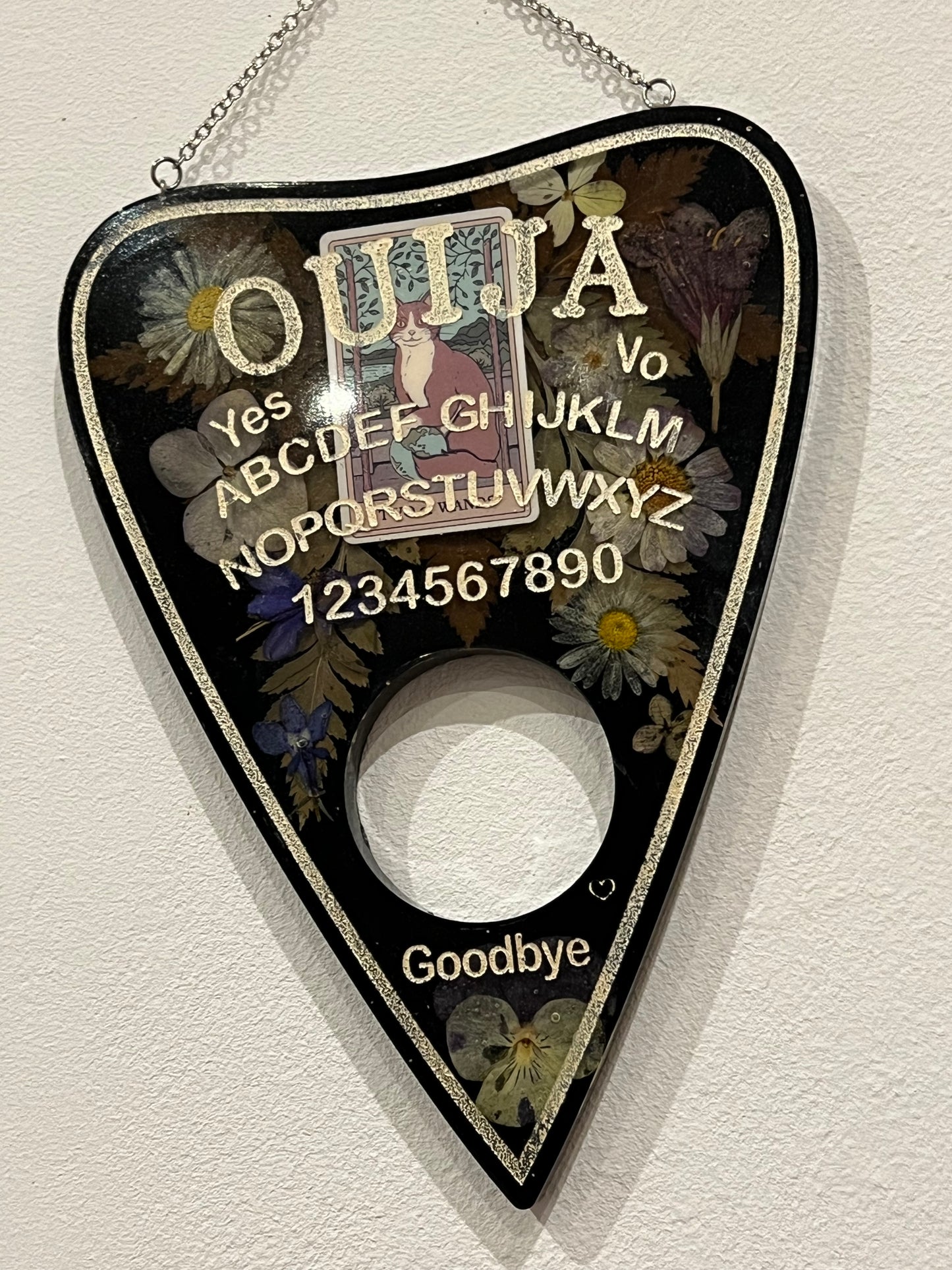 Große Quija Planchette mit echten Blumen und Katzentarotkarte