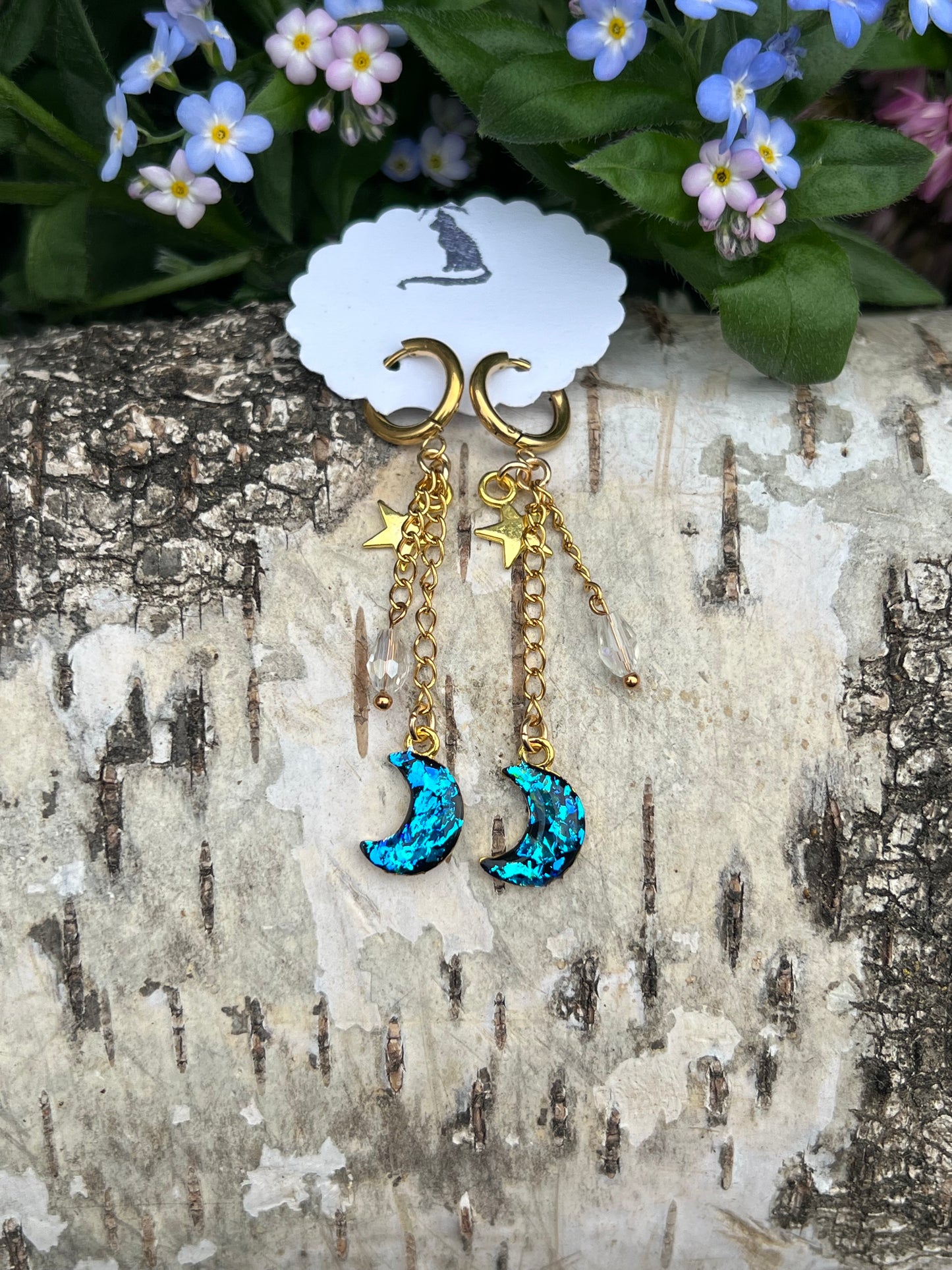 Mond Ohrringe mit Charms & Perlen Gold