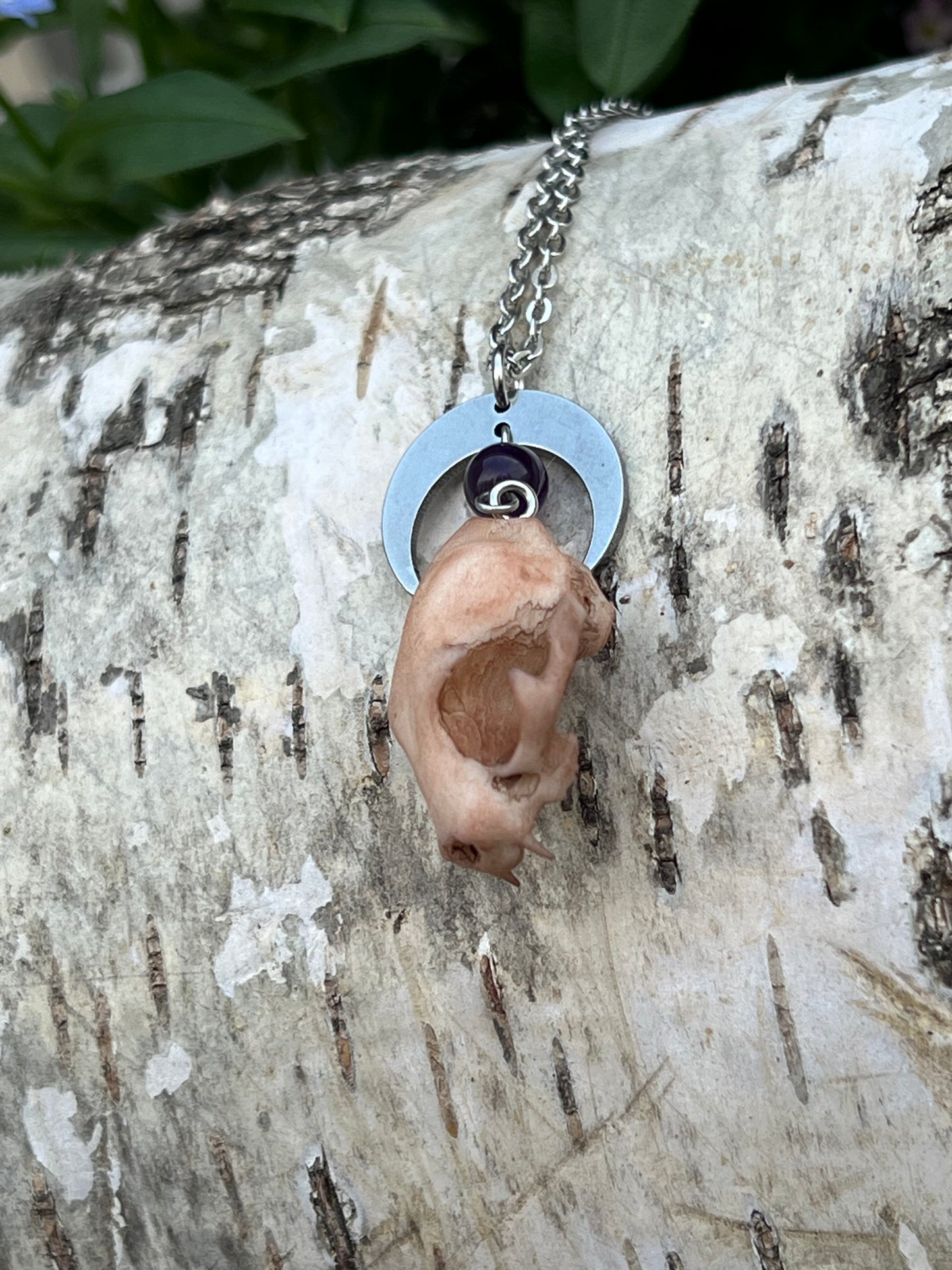 Katzenschädel mit Amethyst Perle und Mond Silber
