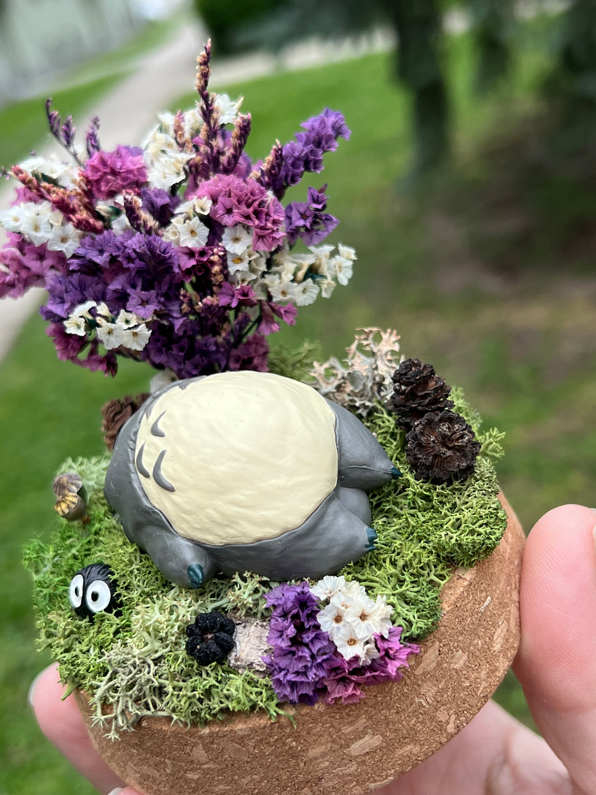 Schlafende Totoro Welt mit Russmännchen