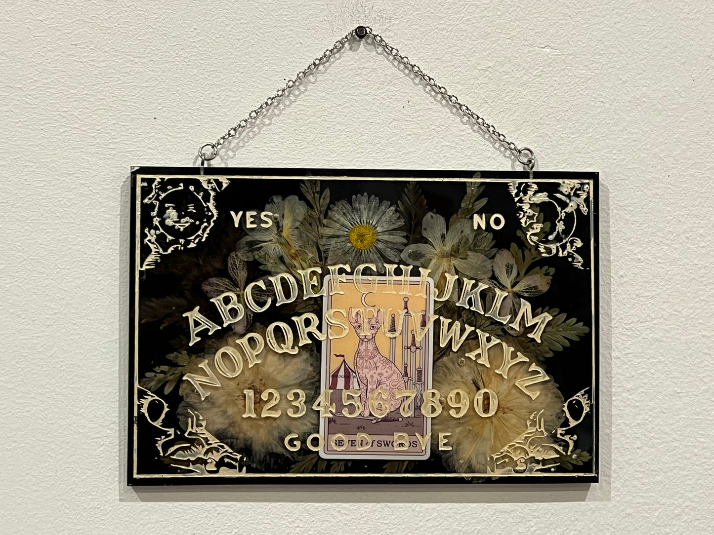Quija Board klein mit echten Blumen und Katzentarotkarte