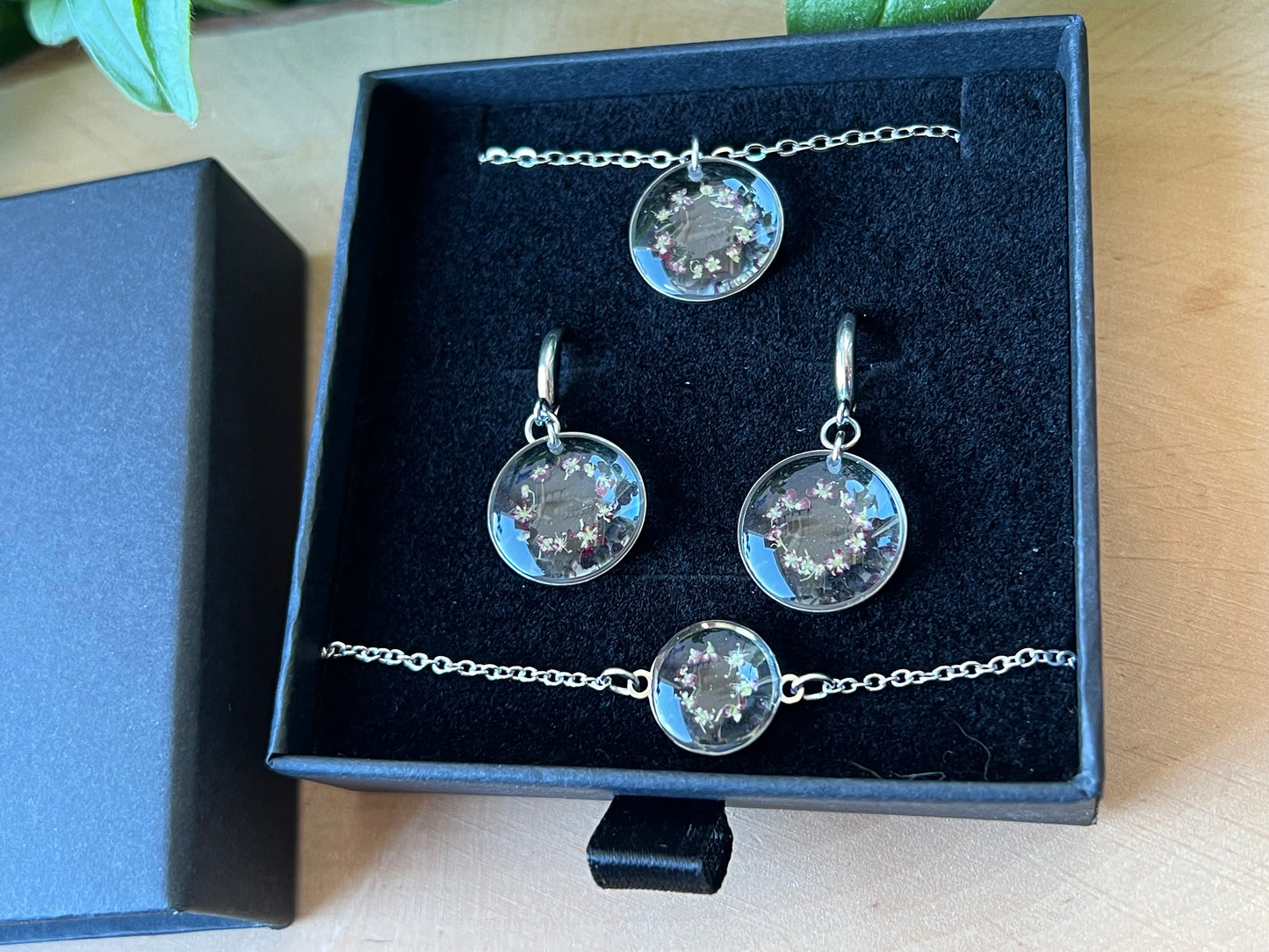 Schmuckset in Schachtel mit Queen Anne rot - Silber