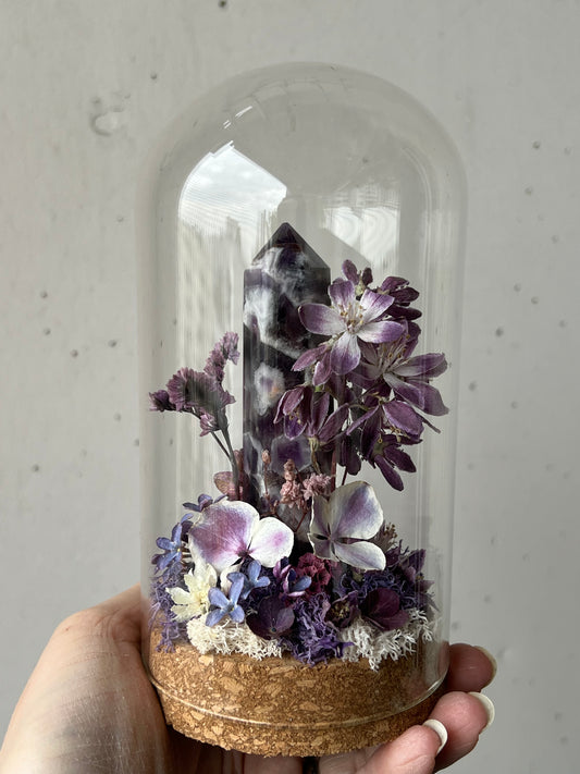 Diorama mit Amethyst Tower und Blumen