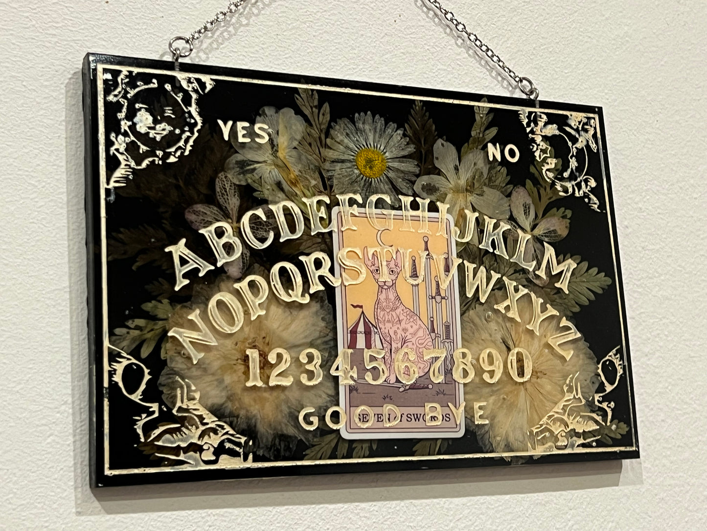 Quija Board klein mit echten Blumen und Katzentarotkarte