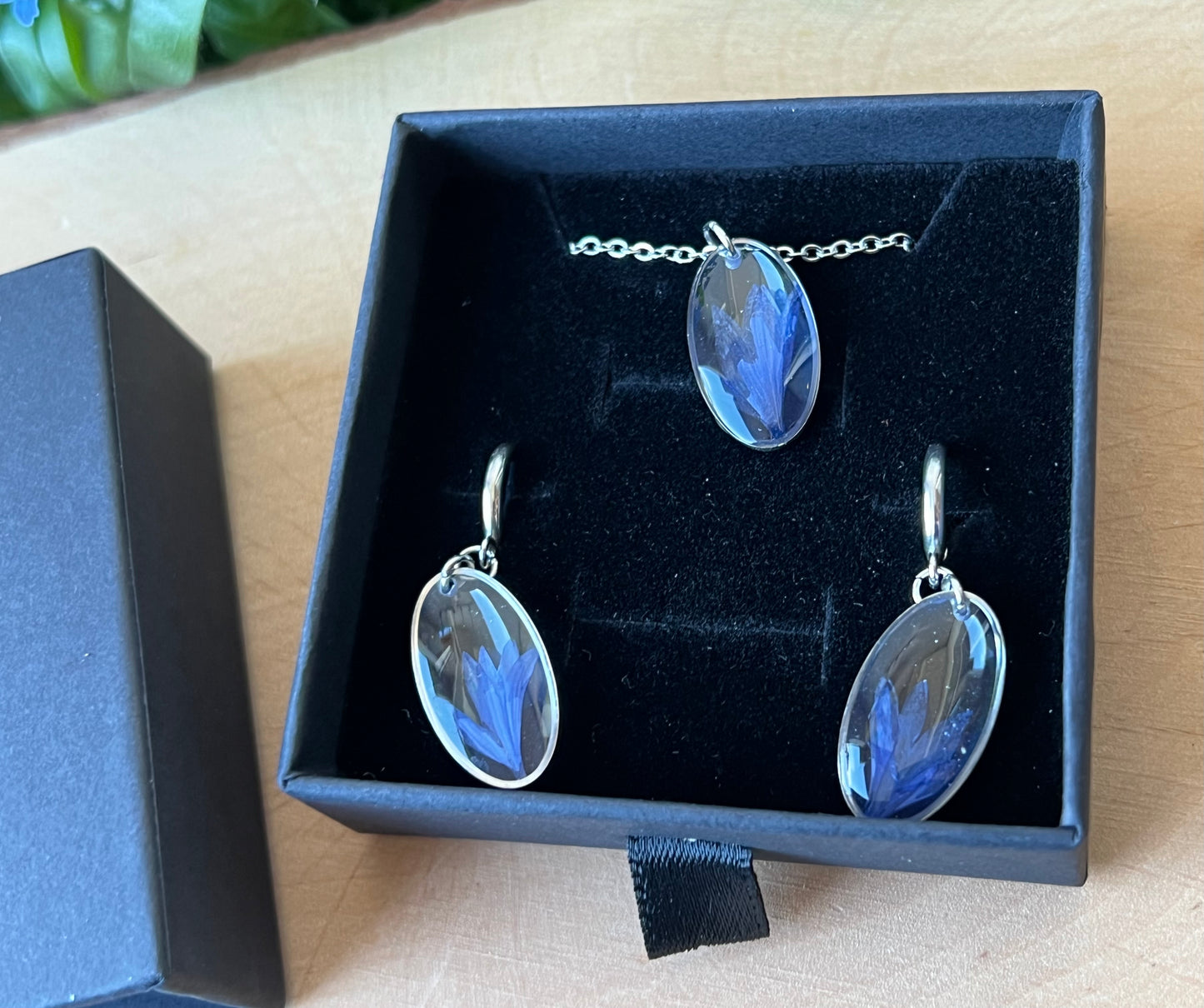 Schmuckset in Schachtel mit Kornblume - Silber
