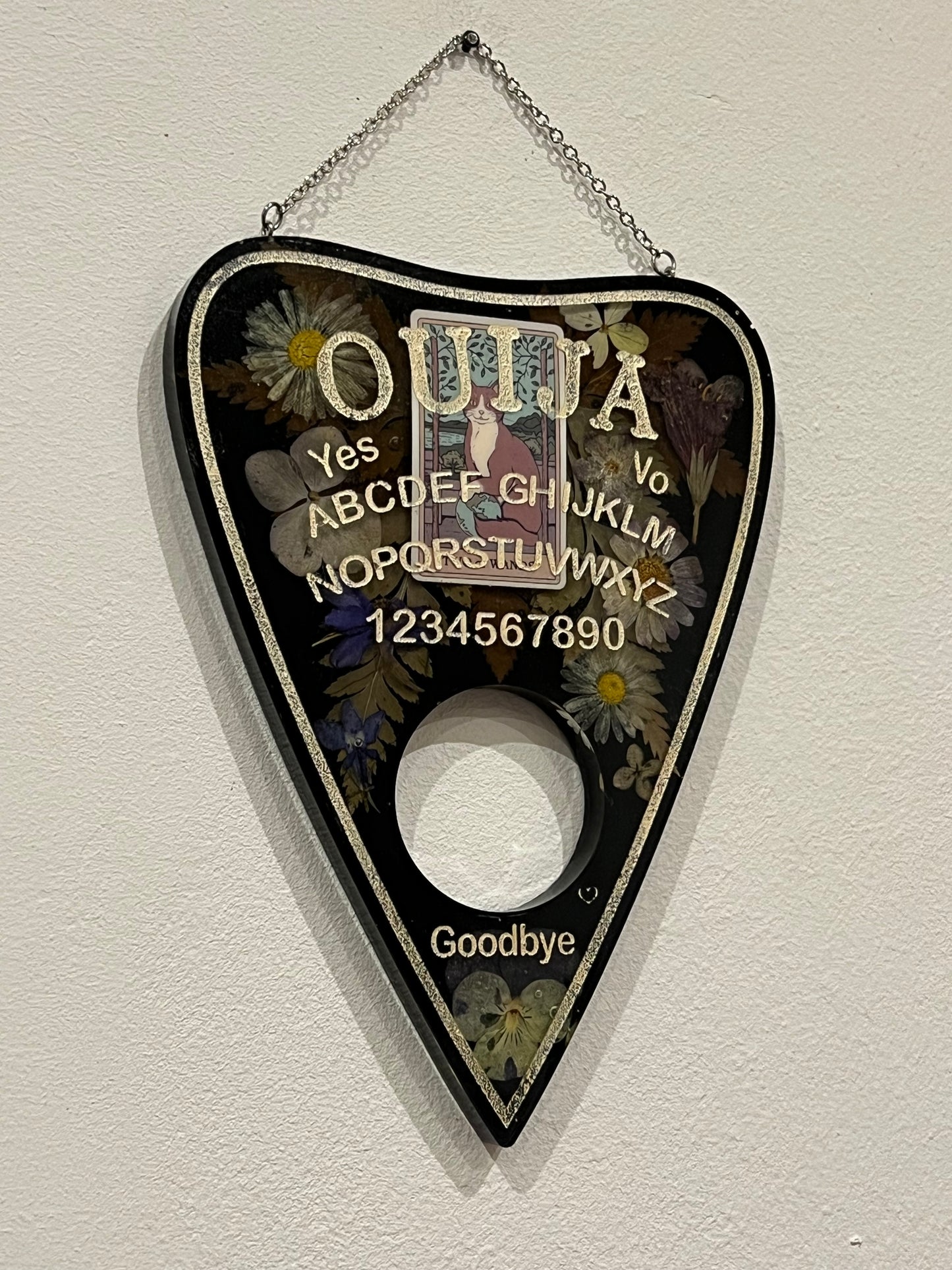 Große Quija Planchette mit echten Blumen und Katzentarotkarte