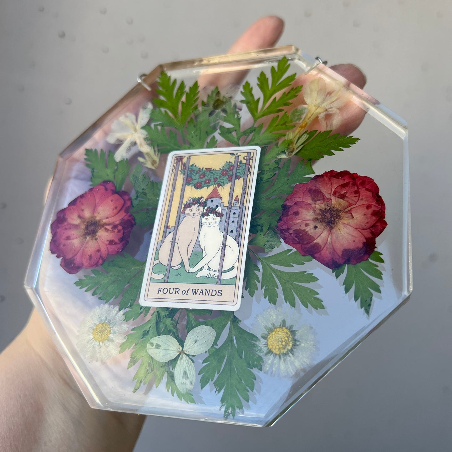 Wandbild mit Katzentarotkarte, Blumen & Farn
