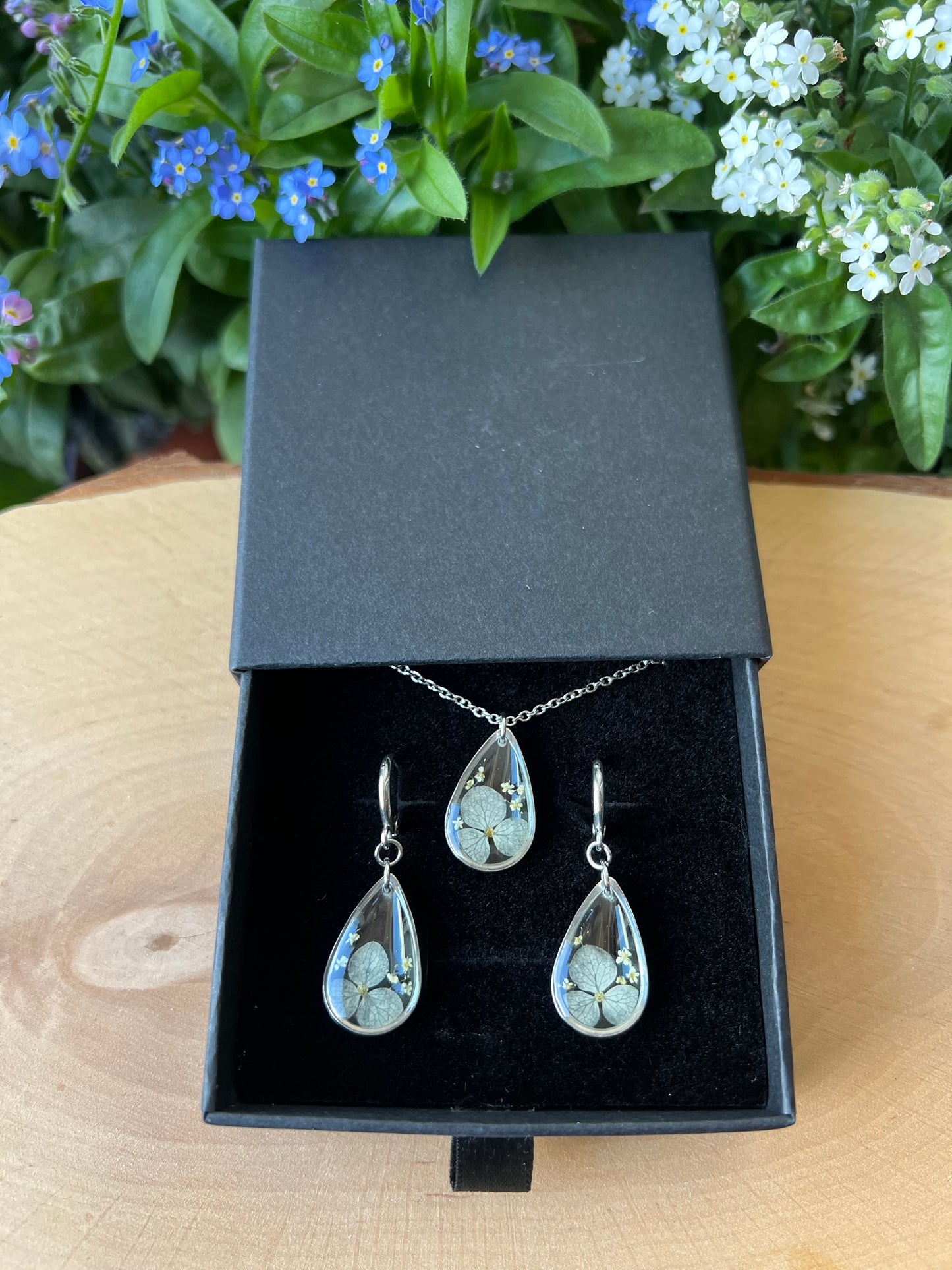 Schmuckset in Schachtel mit Hortensie und Queen Anne Blüten - Silber